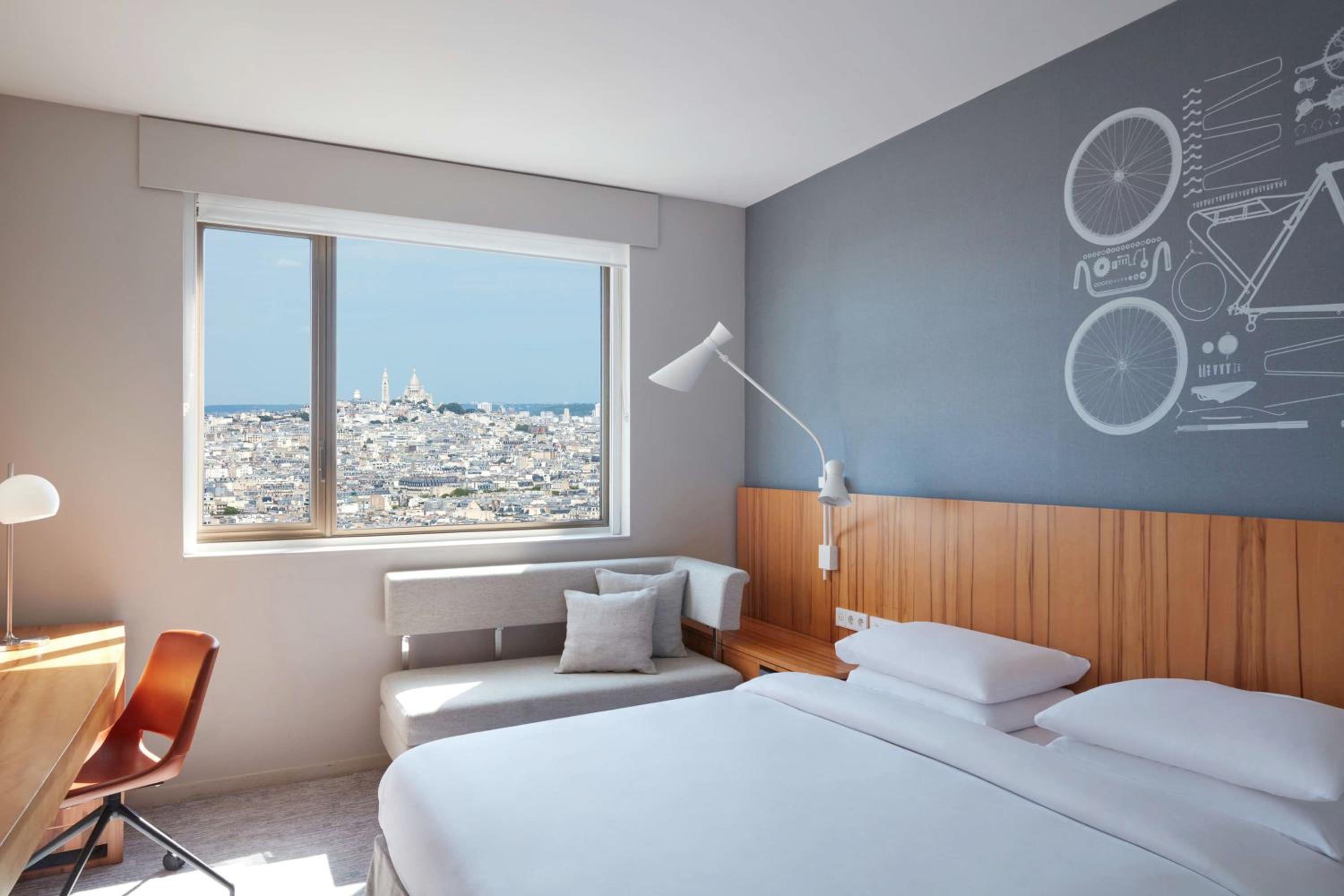 Deluxe King Room with Montmartre View - Photo 1