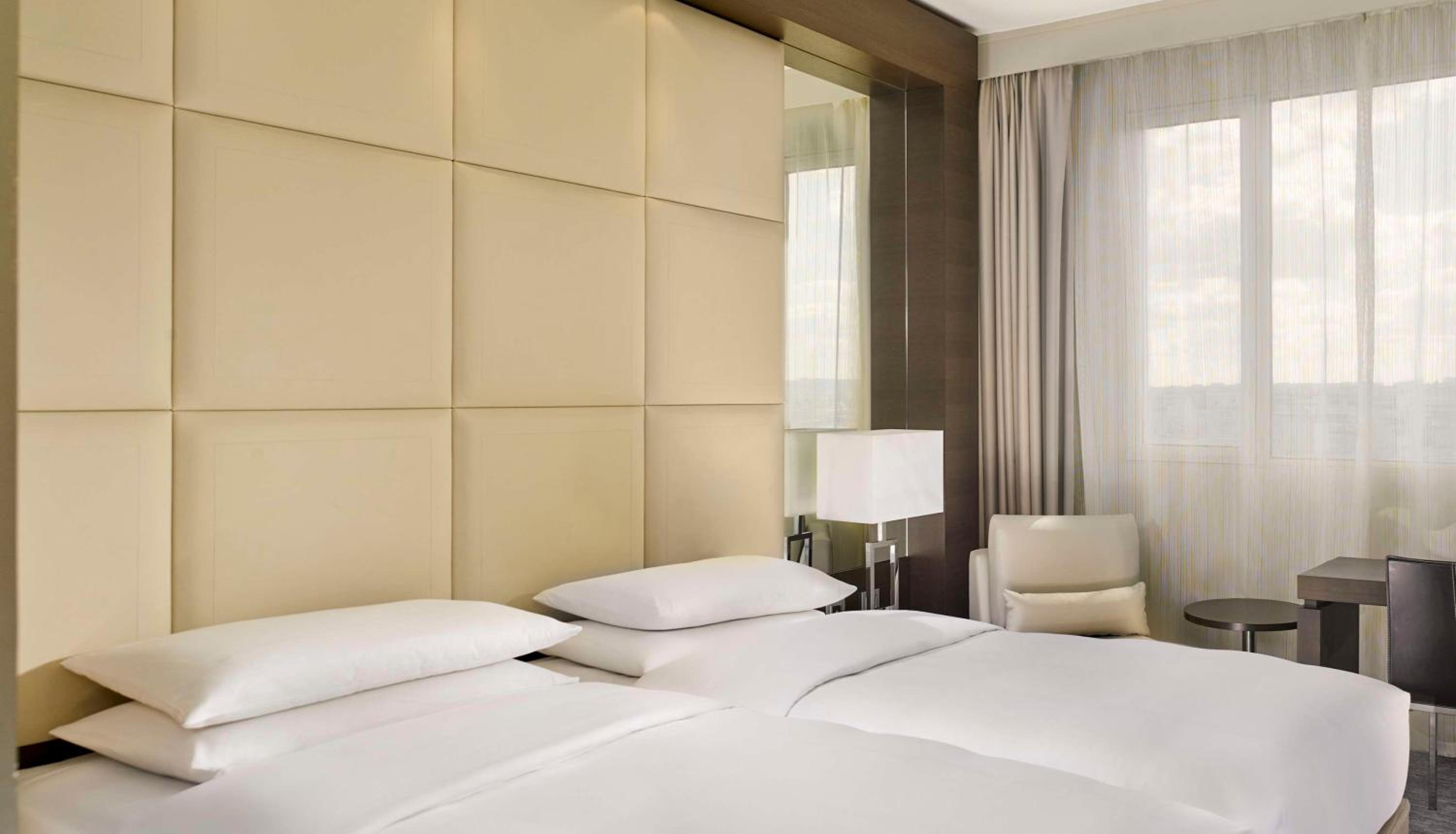Twin Room - Photo 5