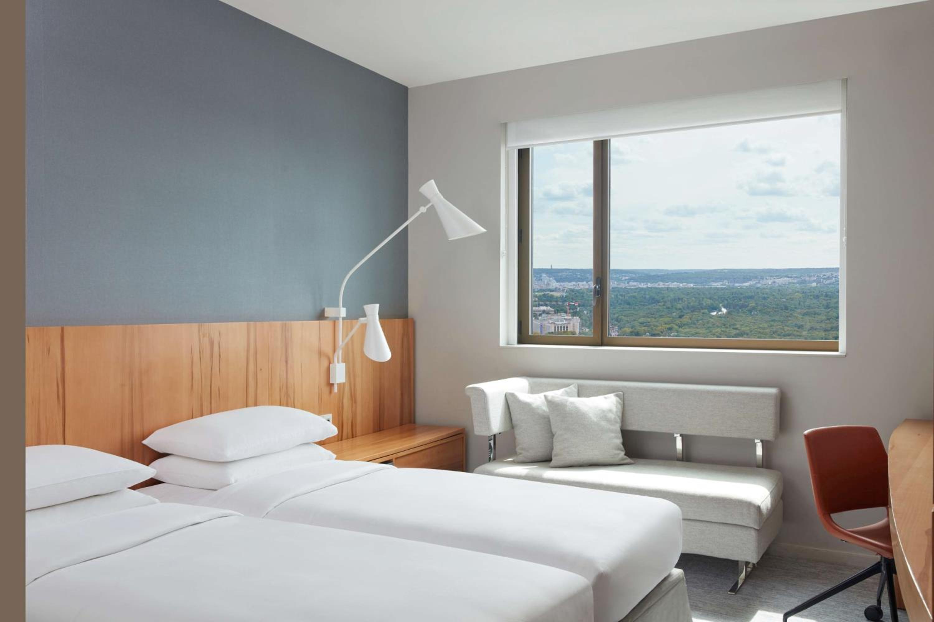 Twin Room - High Floor/Club Access