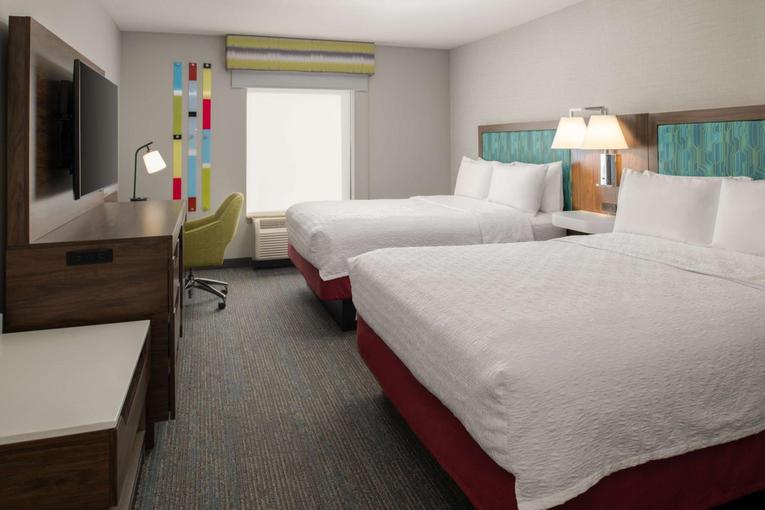 Room with Two Queen Beds - Non-Smoking - Photo 3
