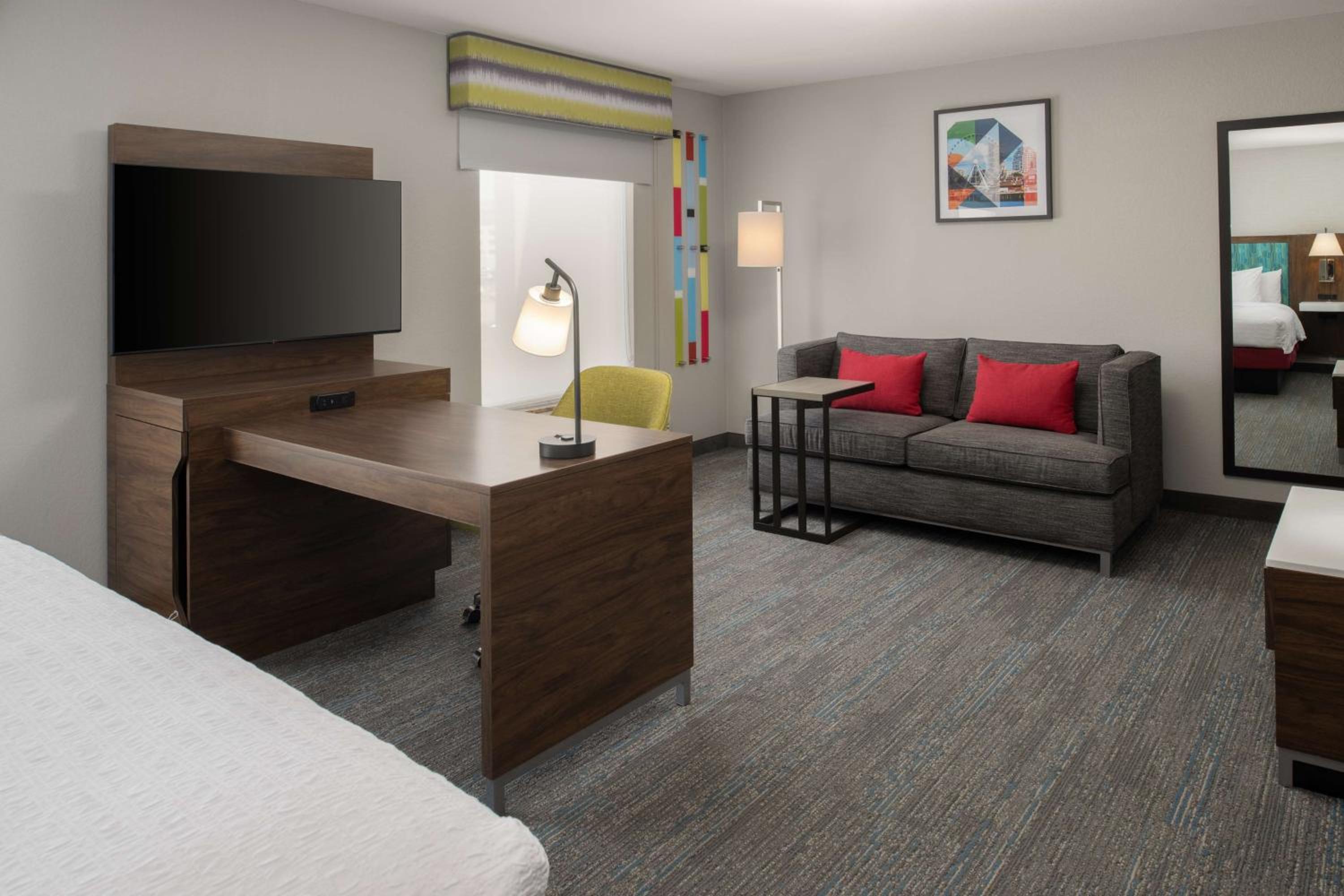 King Studio Suite - Non-Smoking - Photo 2