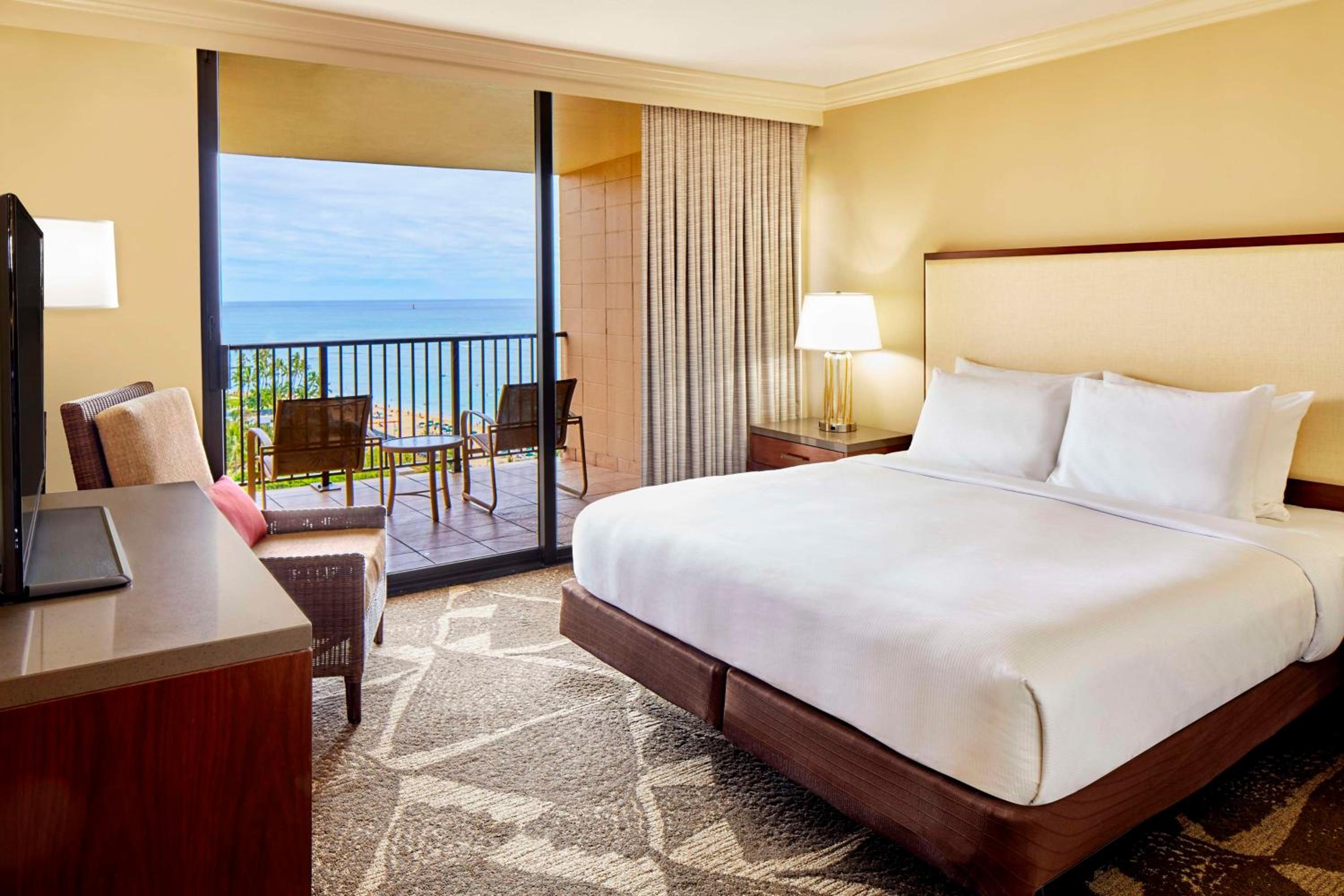 Diamond Head Tower King Room With Ocean View