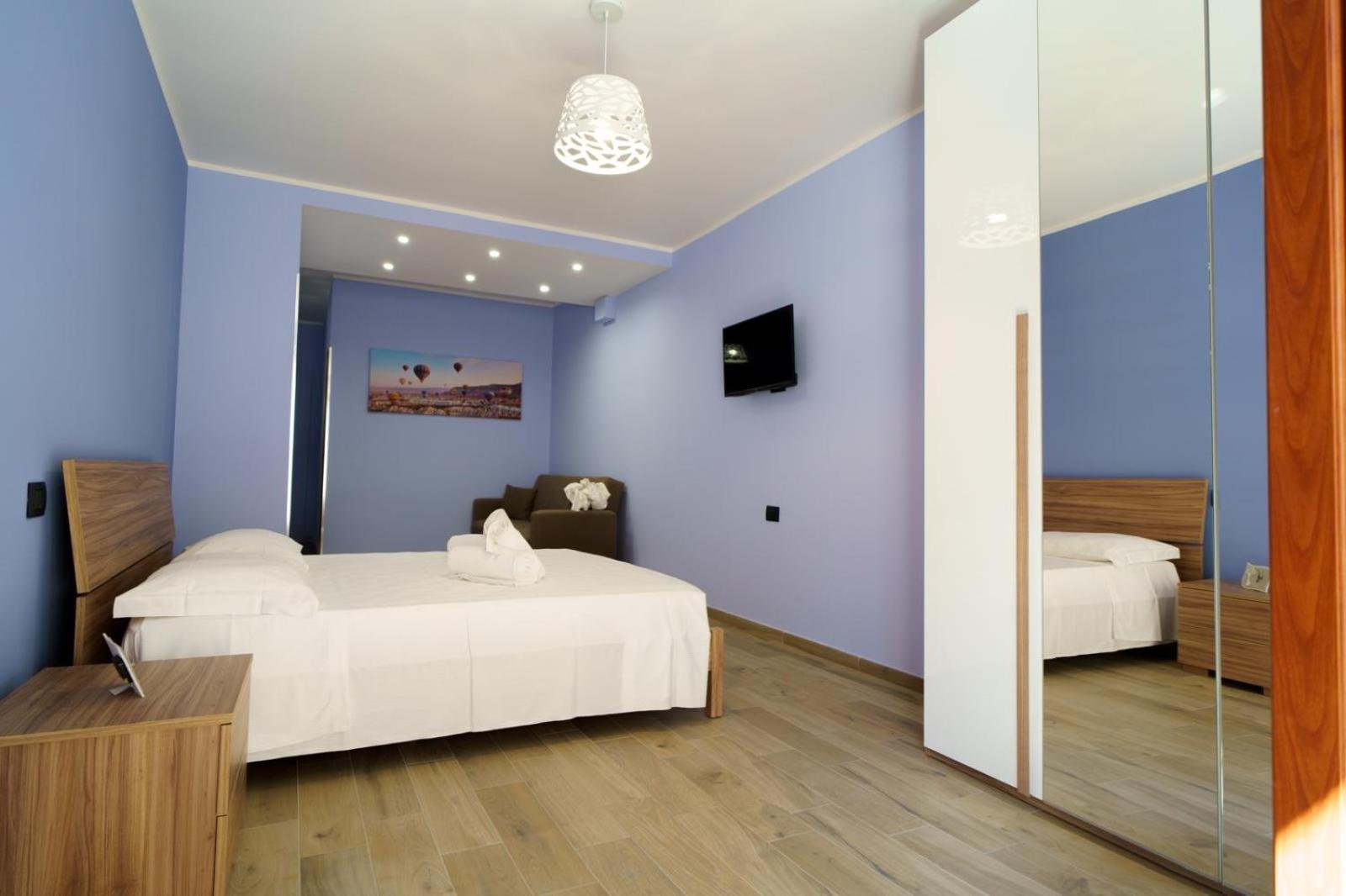 Deluxe Room (2 Adults + 1 Child) photo 1