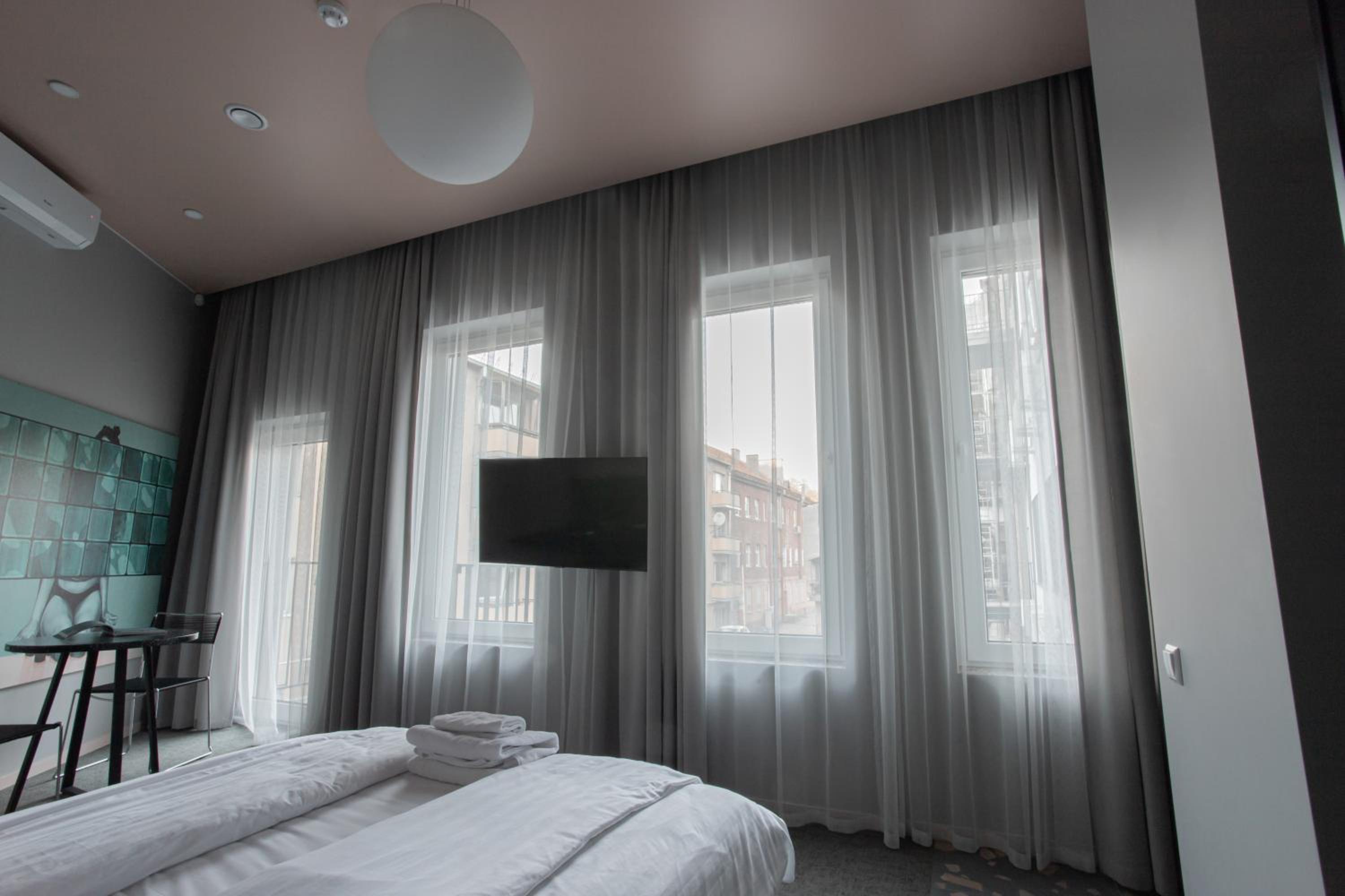 Double Room with Balcony - Photo 15