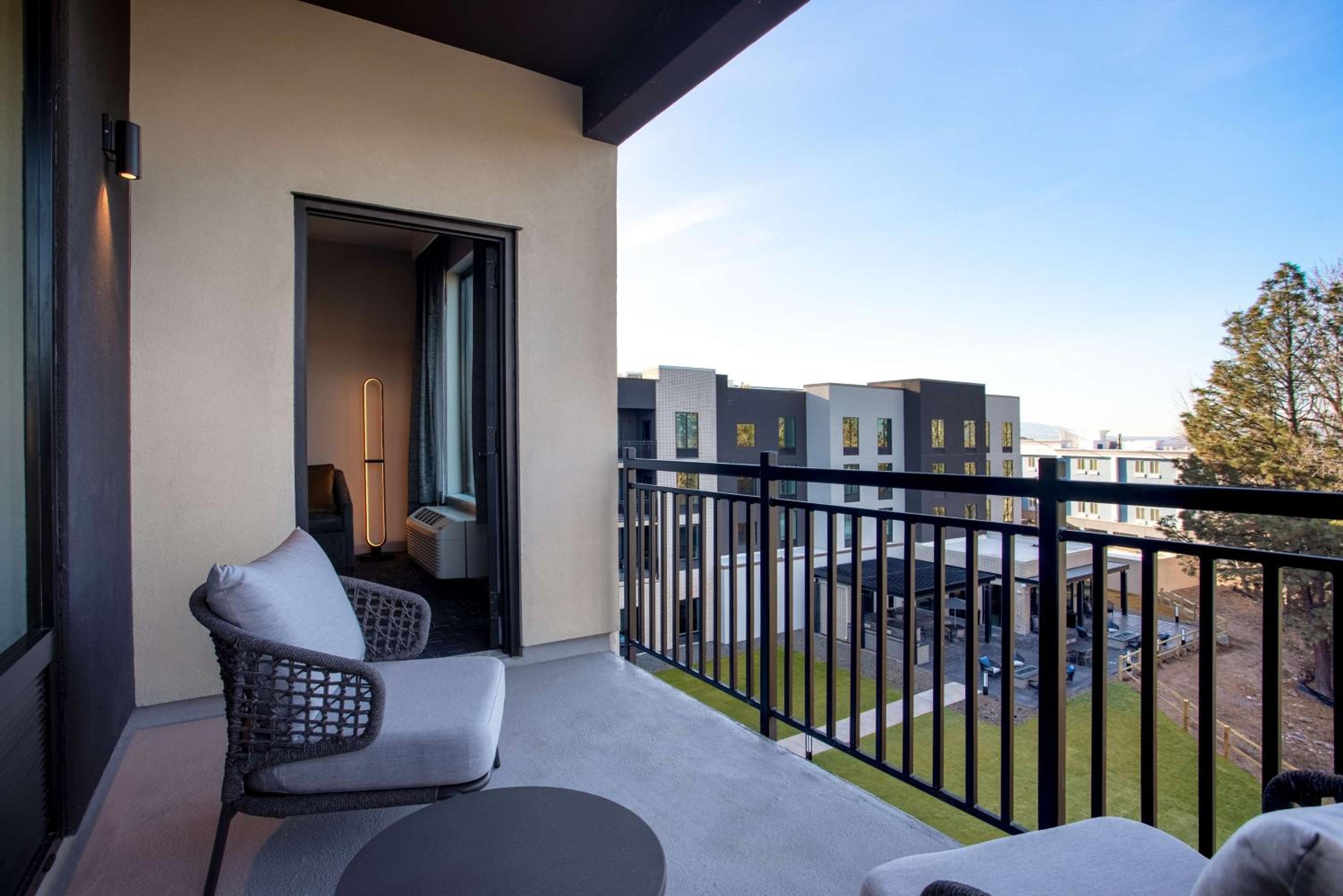 One-Bedroom King Suite with Balcony and Washer/Dryer - Photo 8