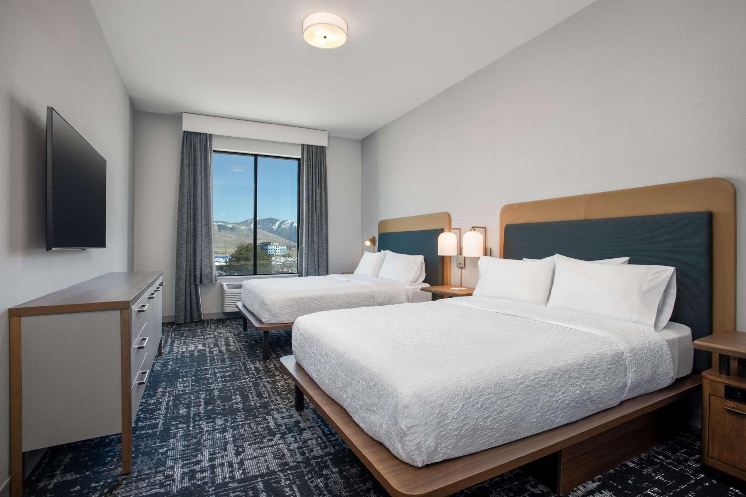 One-Bedroom Queen Suite with Two Queen Beds - Photo 1