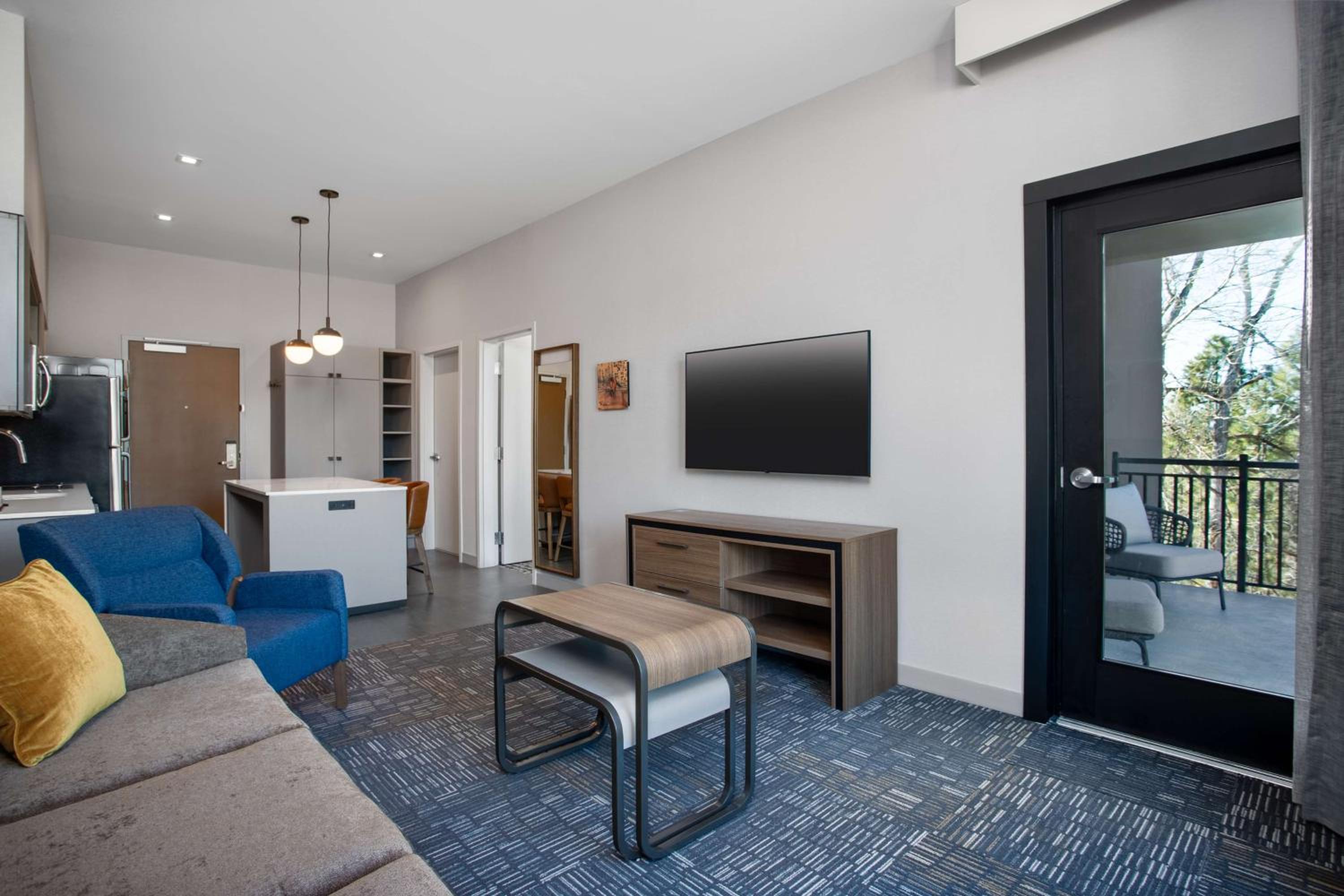 One-Bedroom King Suite with Balcony and Washer/Dryer - Photo 1