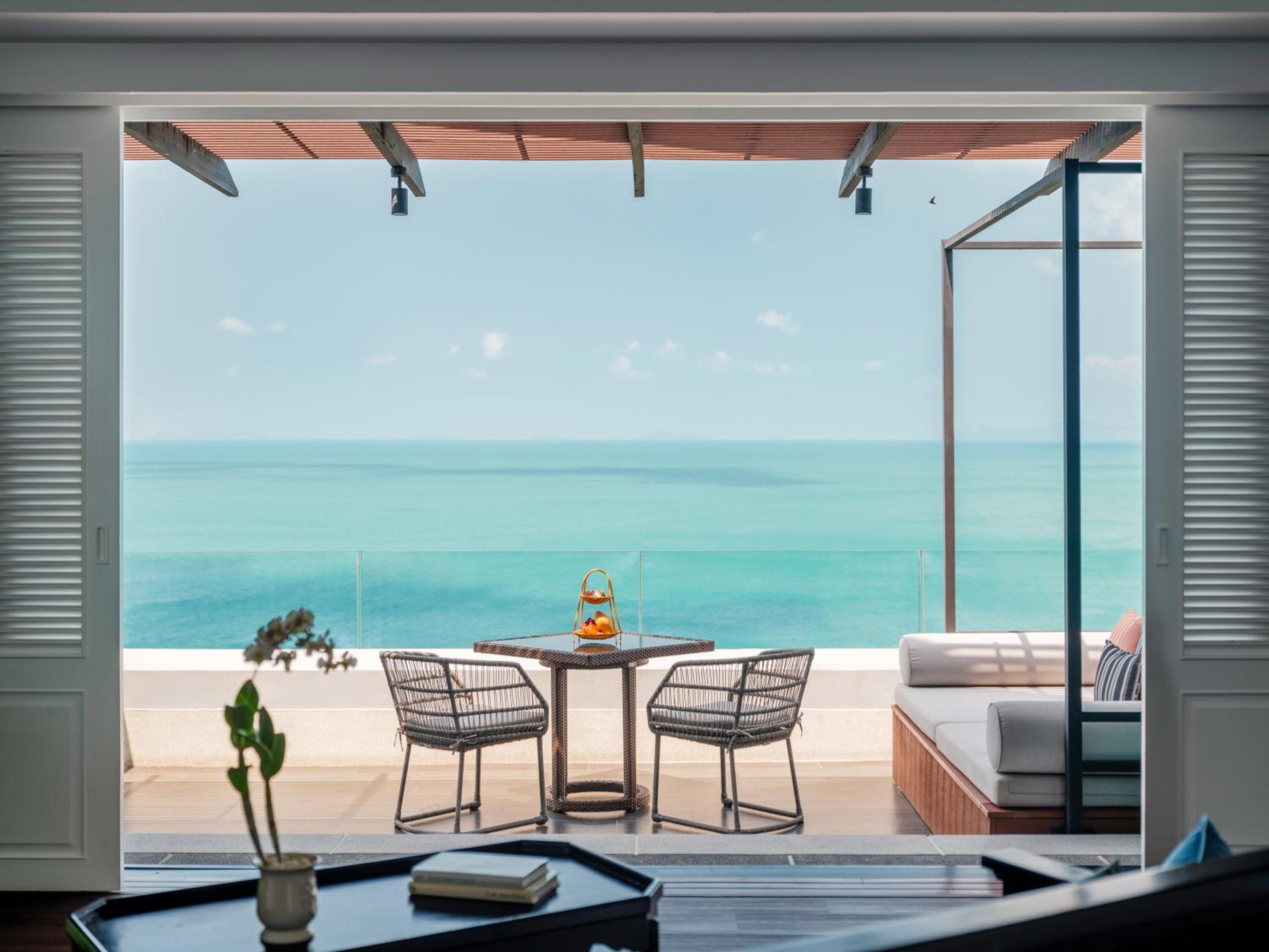Classic King Room with Ocean View - Photo 12