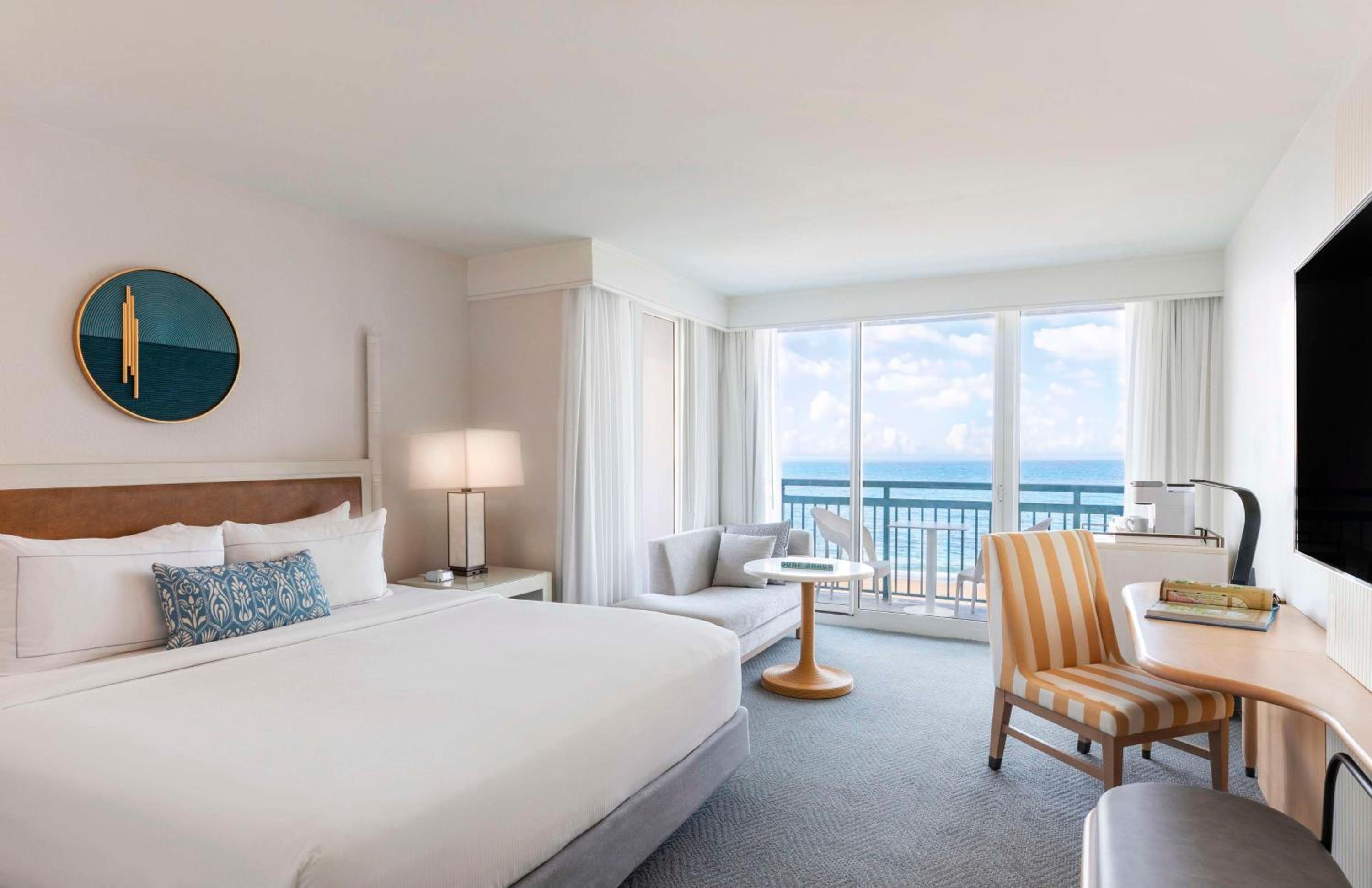 Corner King Room with Oceanfront View - Photo 1