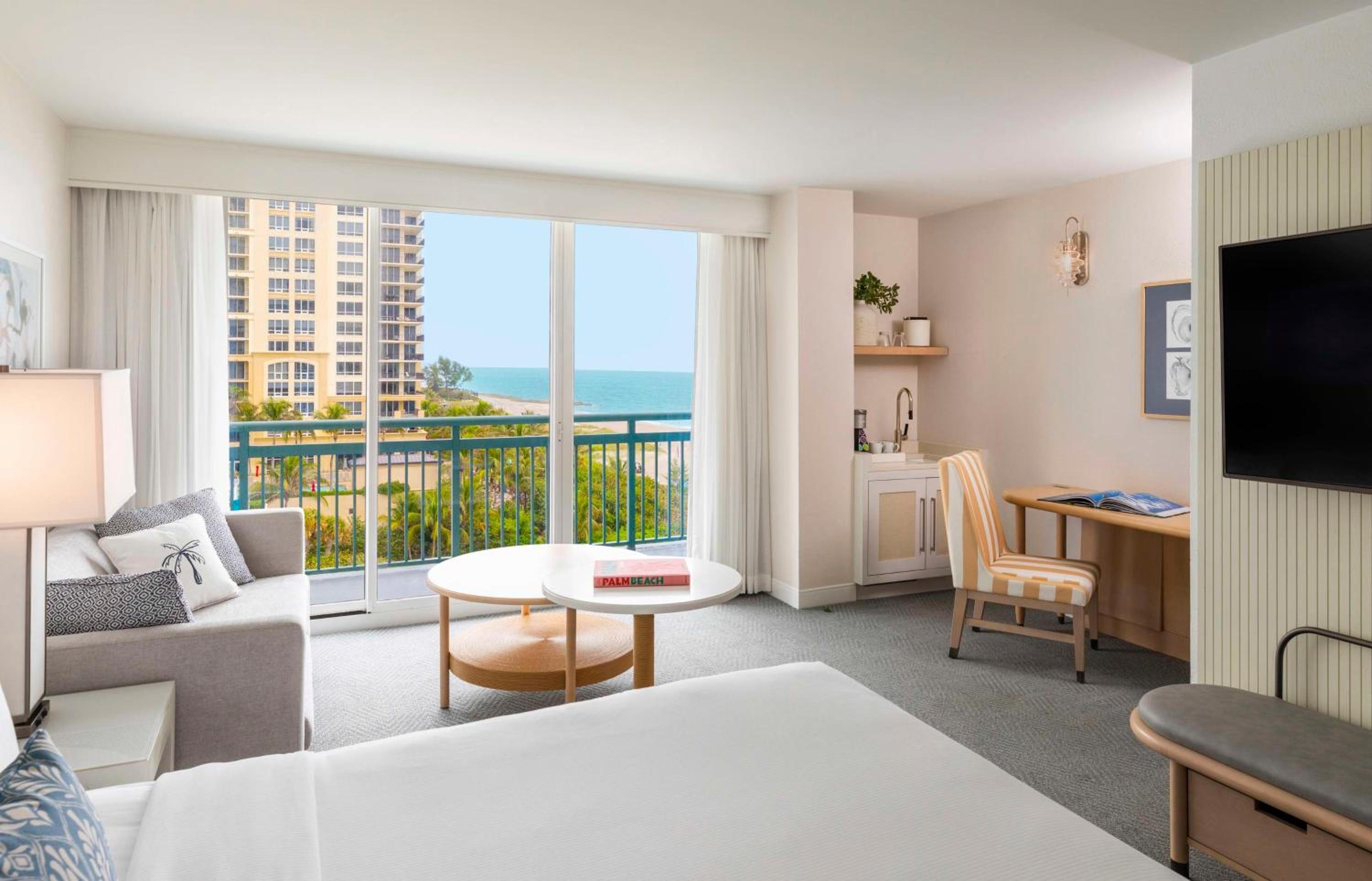 Junior King Suite with Ocean View - Photo 1