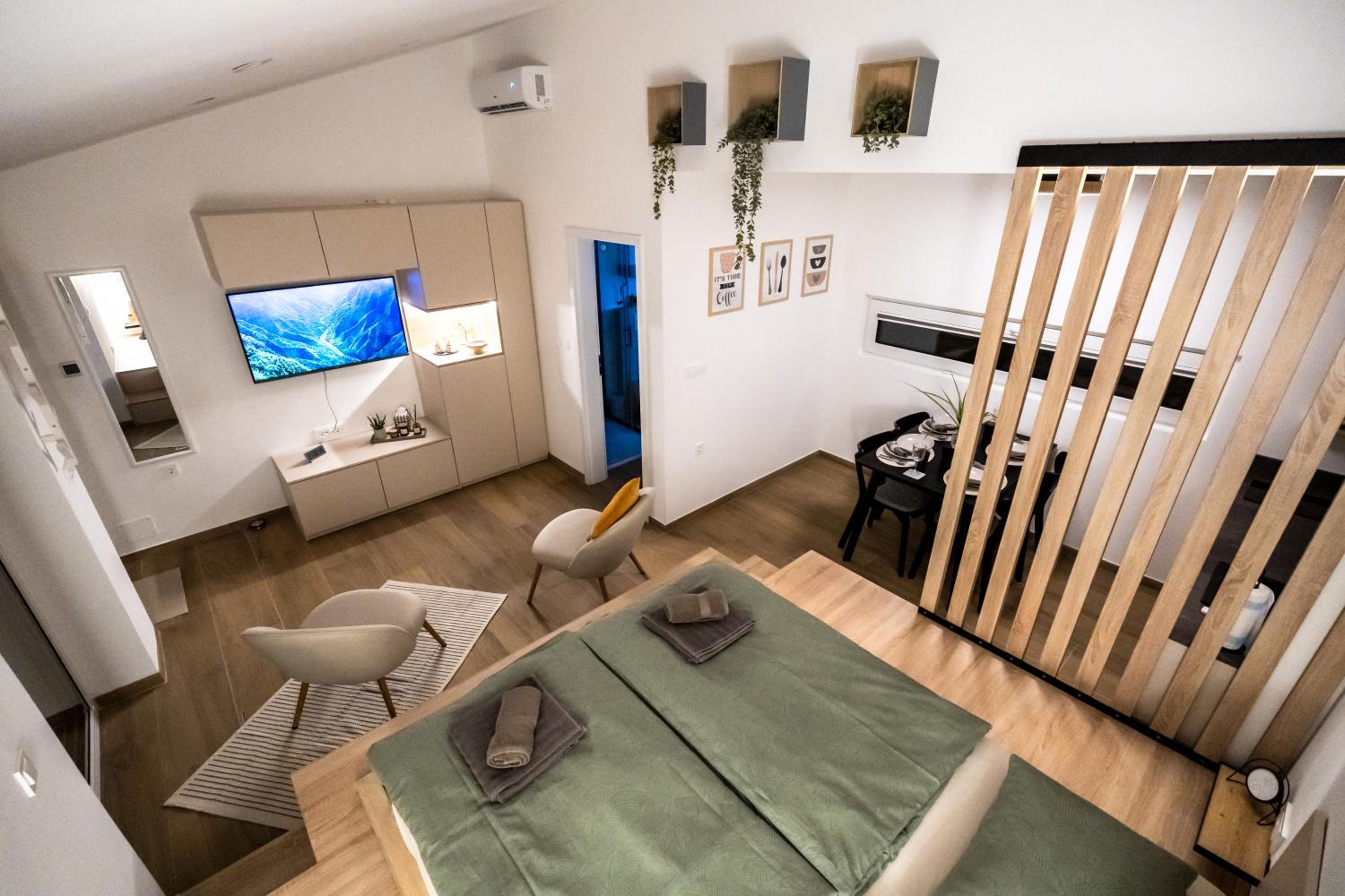 One-Bedroom House photo 2