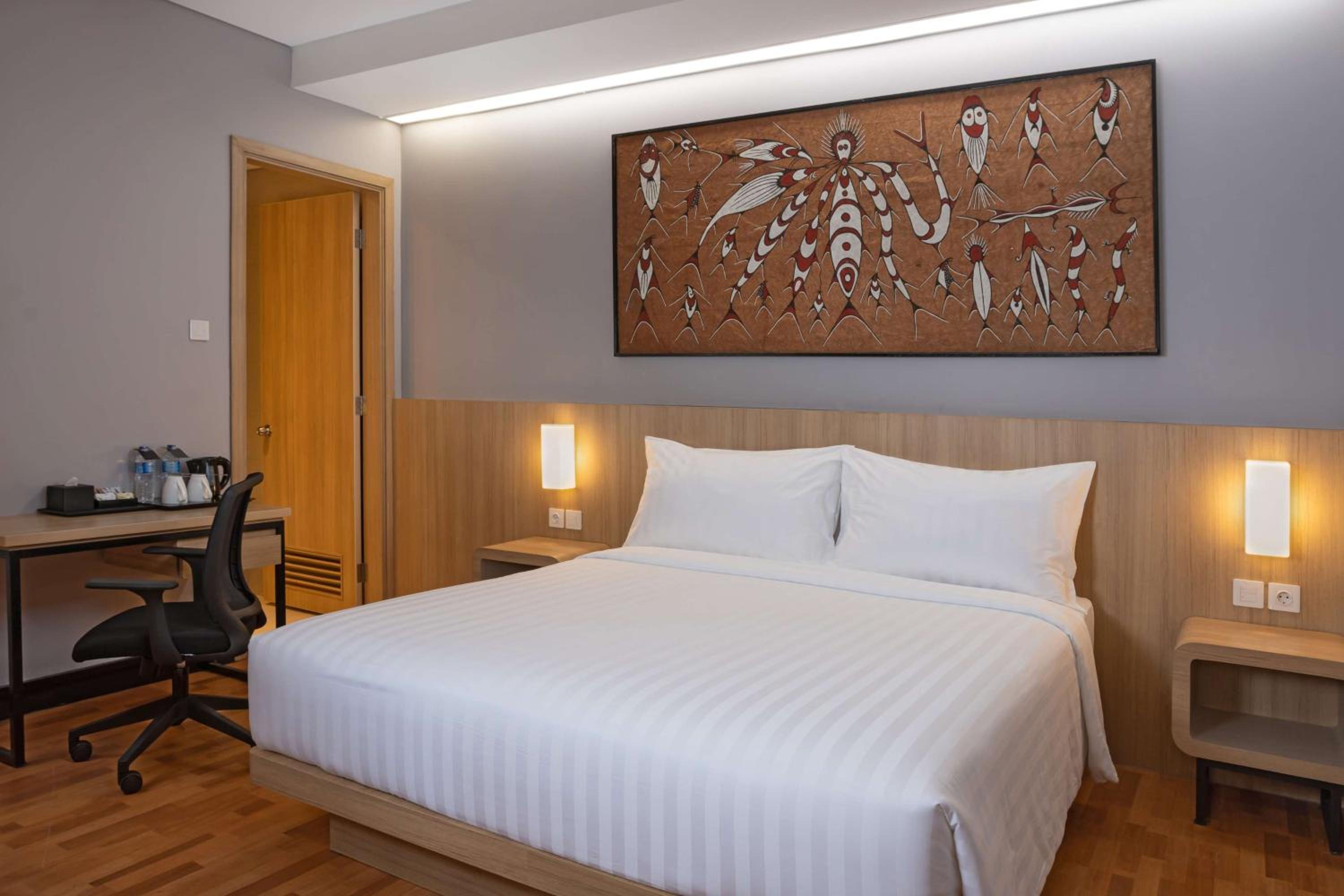 Deluxe Double Room with Shower Only - Non-Smoking - Photo 1
