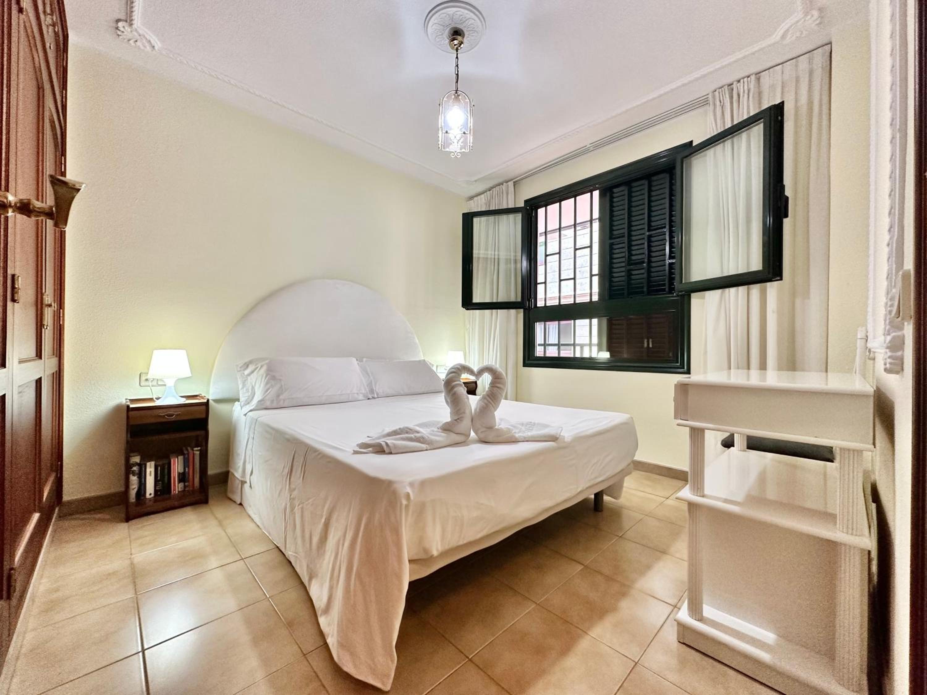 Apartamento de Dos Habitaciones con Terraza