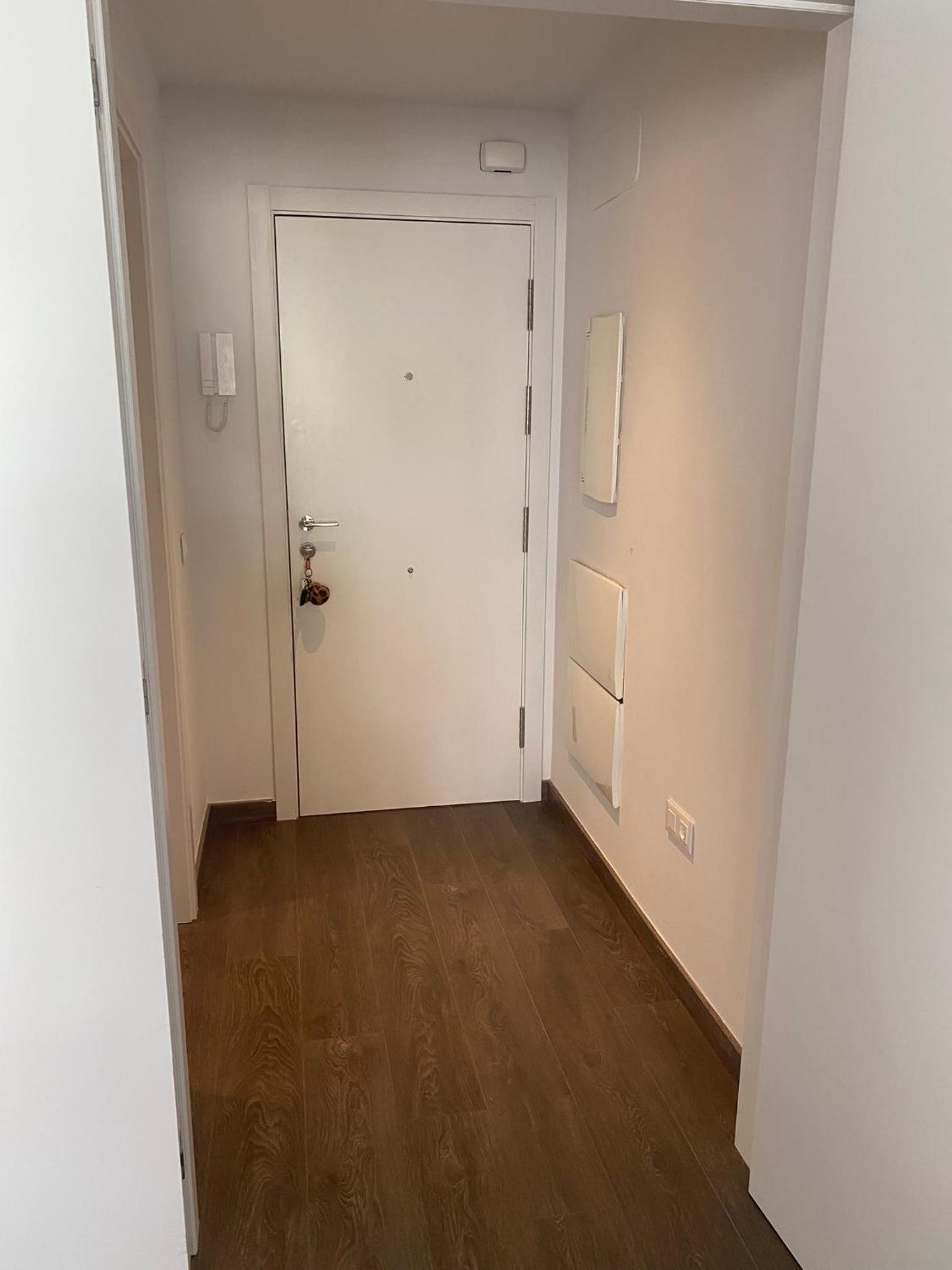 Apartamento de Dos Dormitorios con Vista a la Piscina