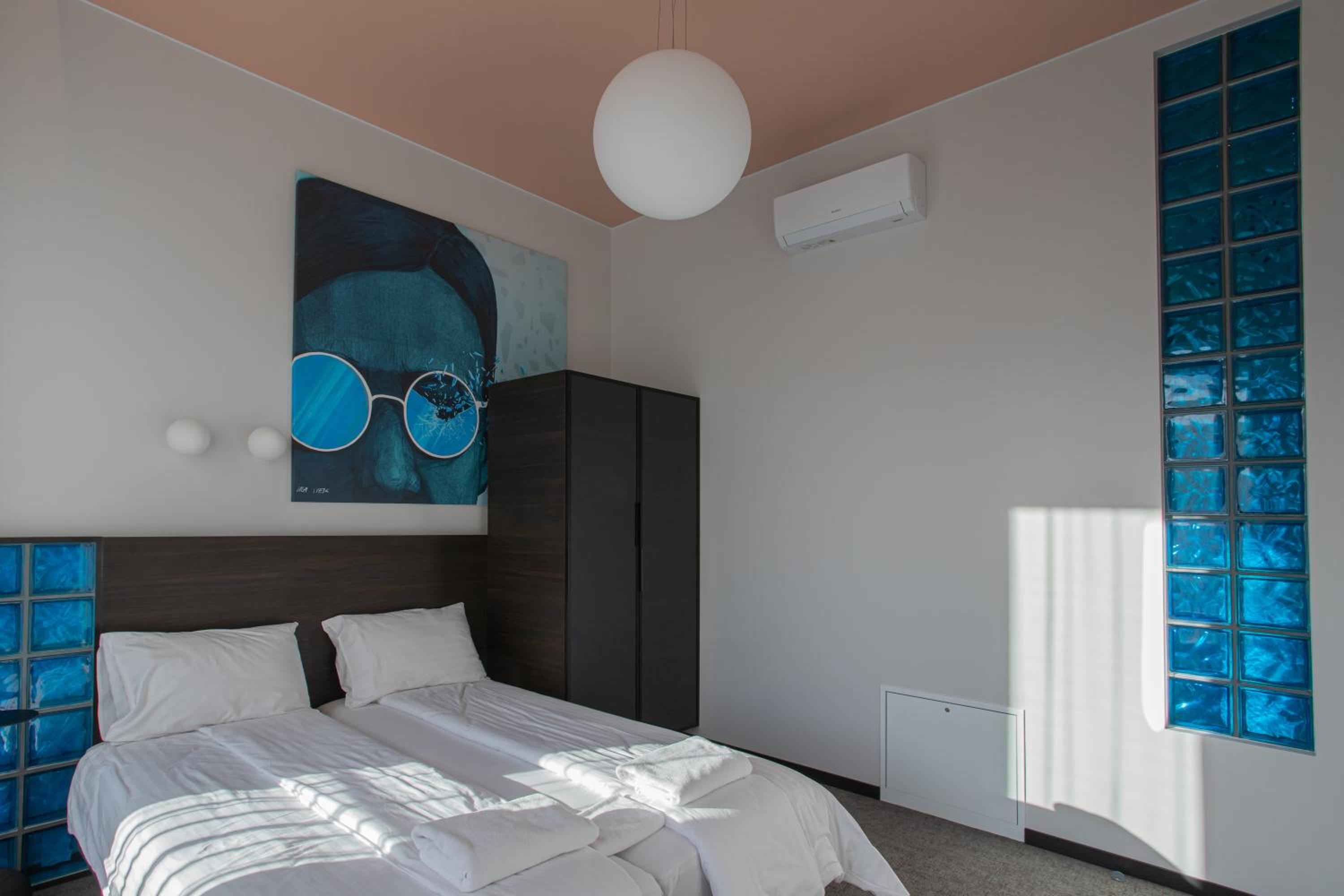 Apartment - Disability Access - Photo 7