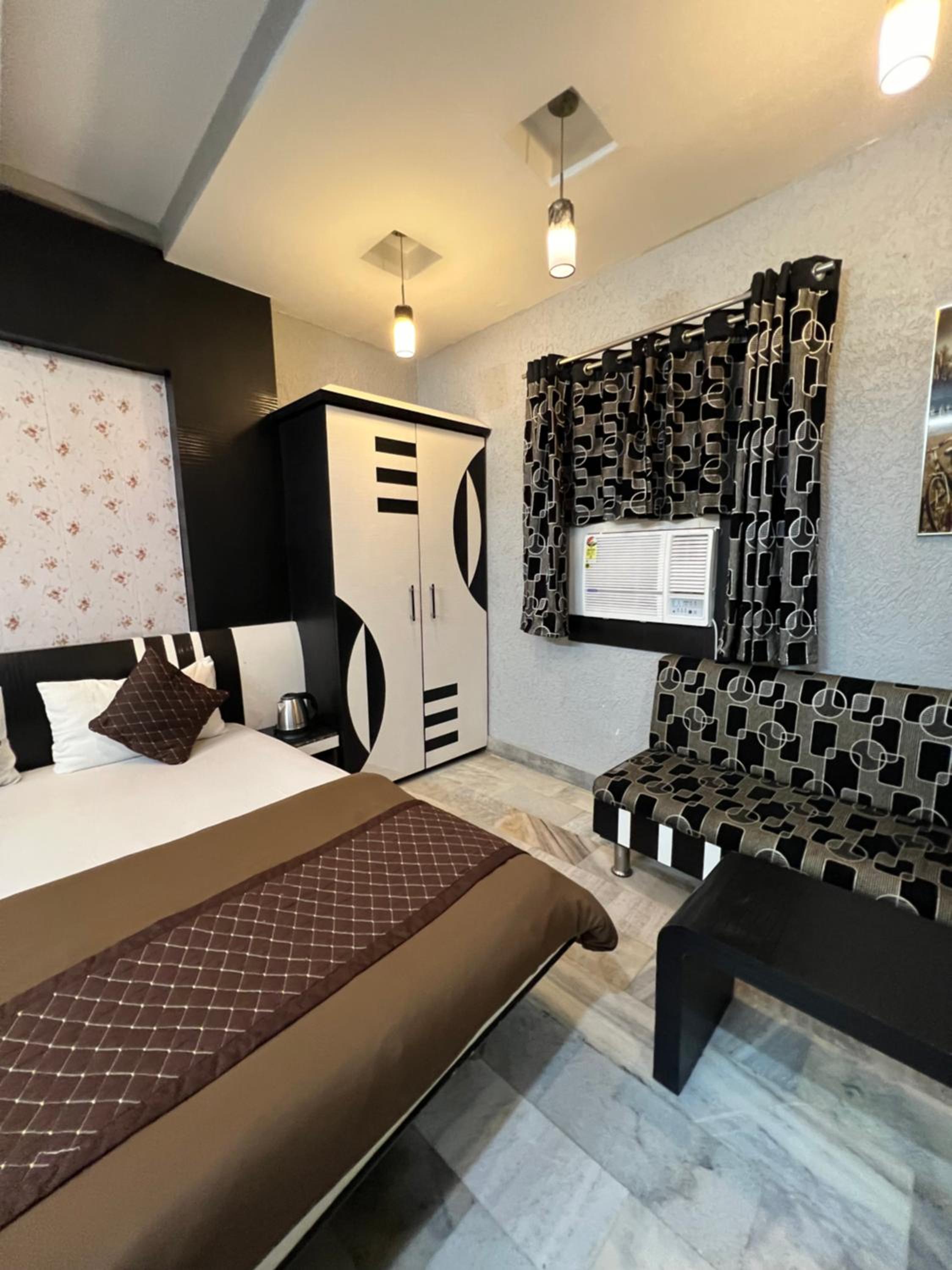 Deluxe Family Room - Photo 7