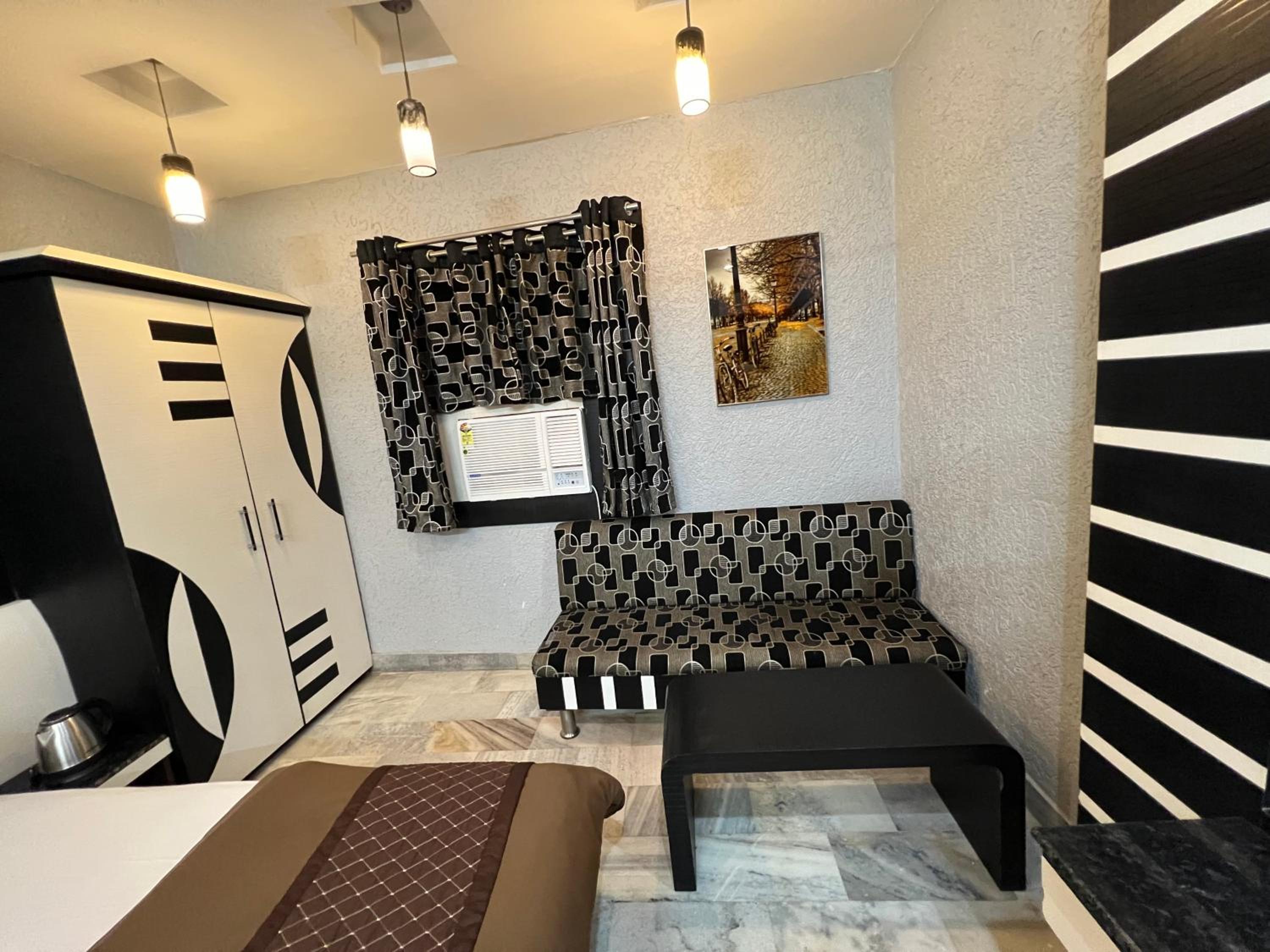 Deluxe Family Room - Photo 3