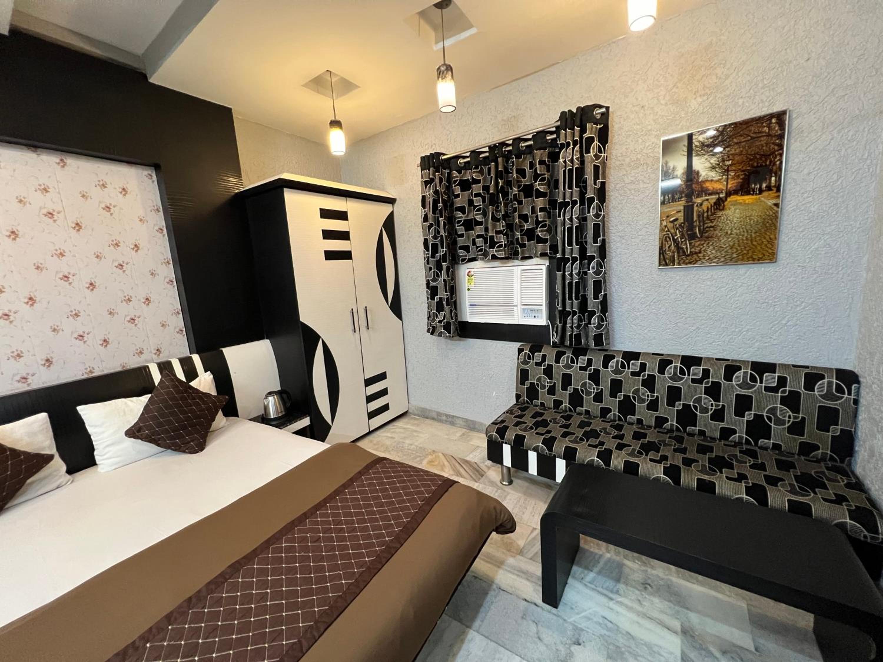 Deluxe Family Room - Photo 5