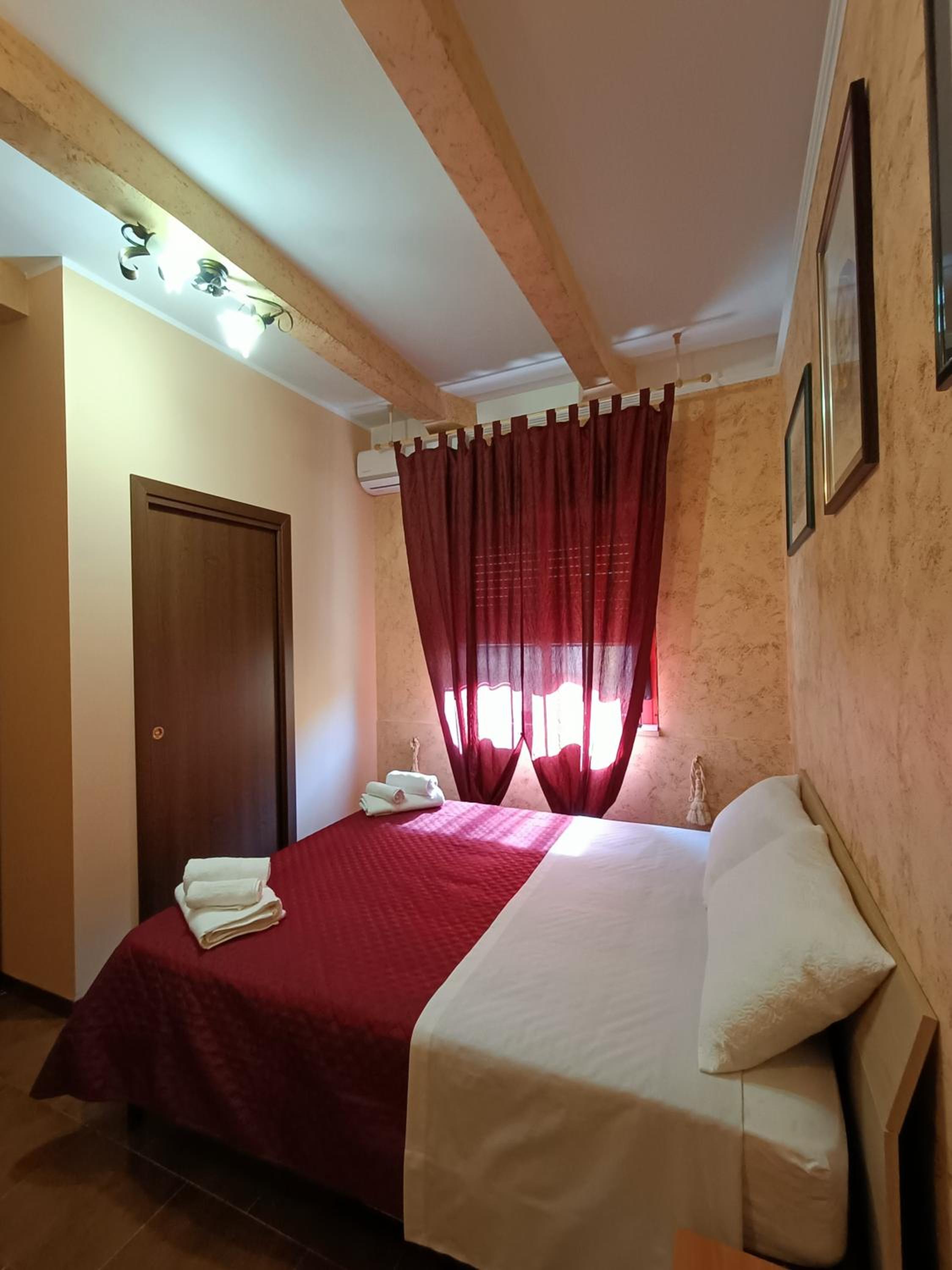 Double Room with Private Bathroom photo 3