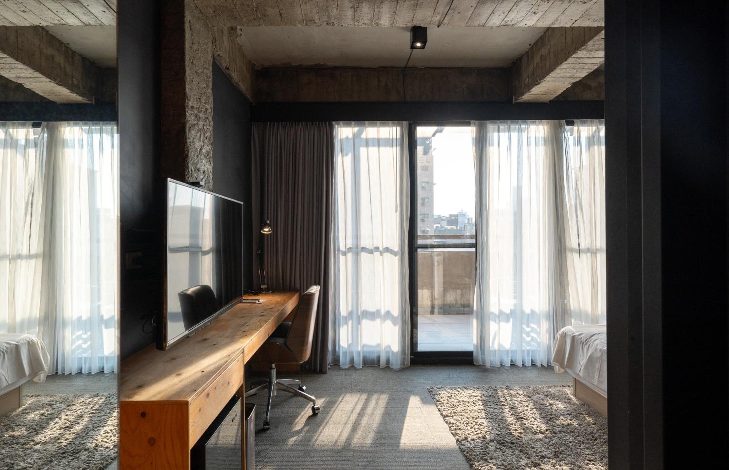 Deluxe Double Room with Balcony photo 2