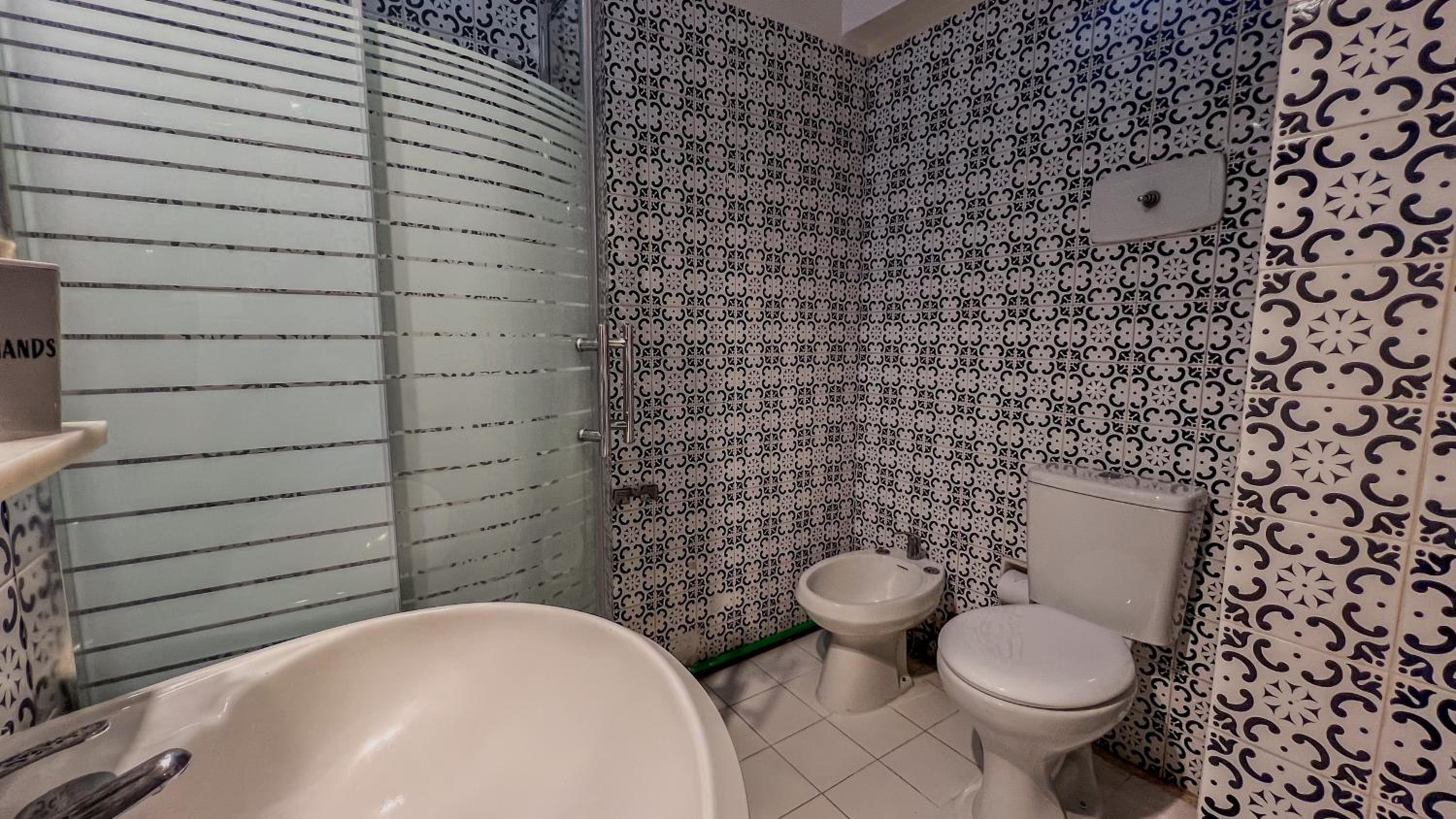 Quadruple Room with Private Bathroom photo 2
