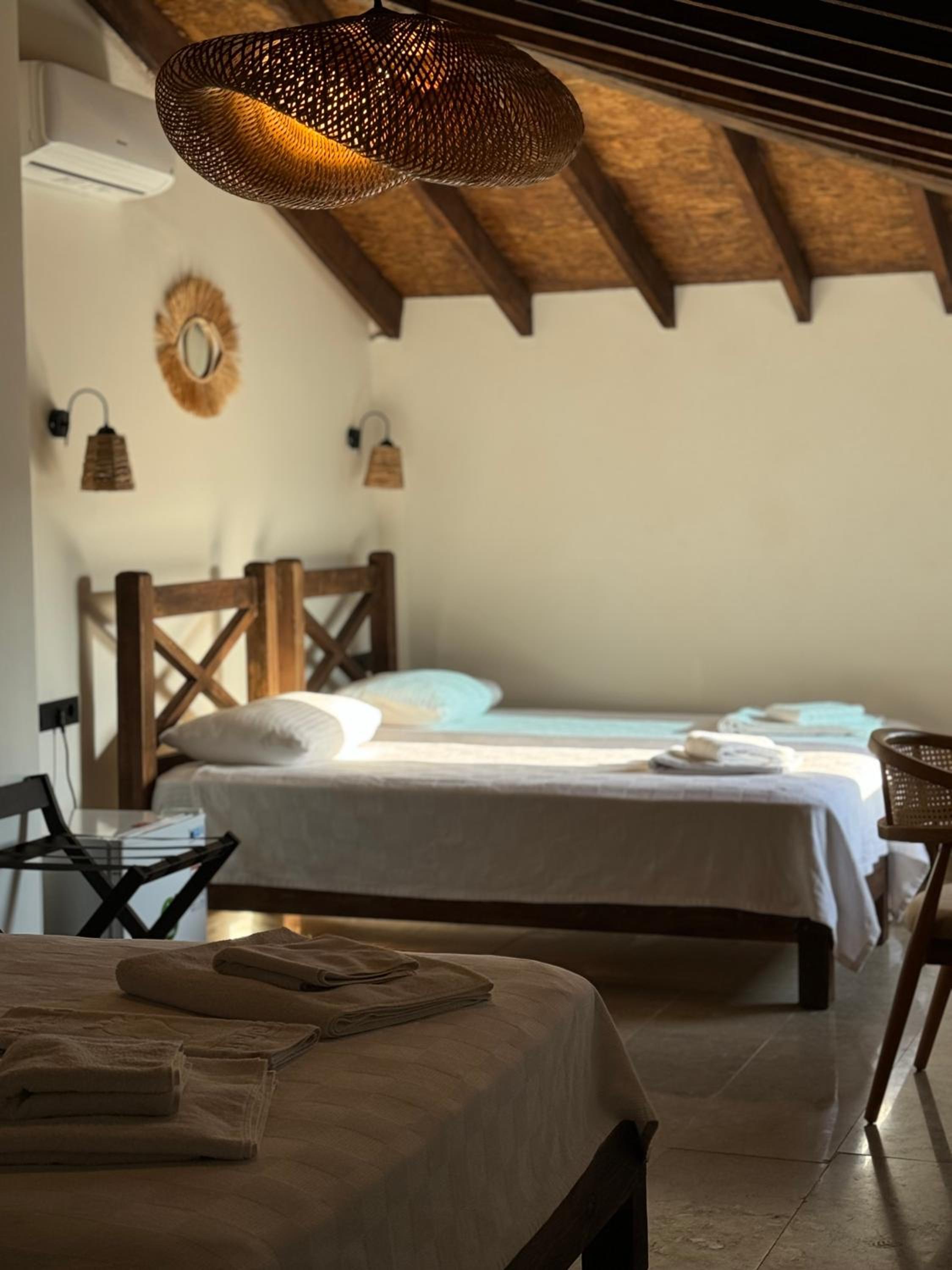 Triple Room with Balcony - Photo 13