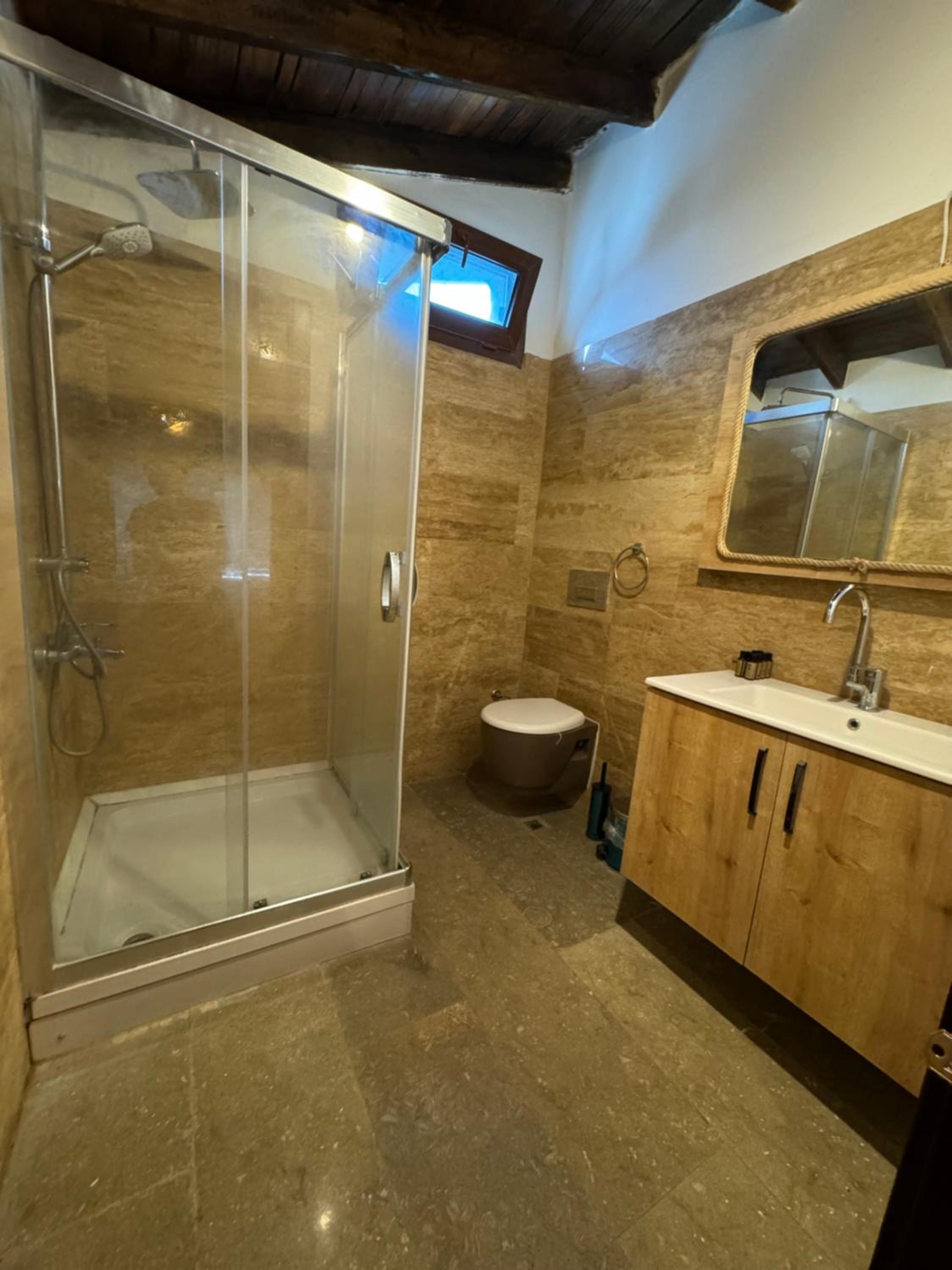 Triple Room with Balcony - Photo 10