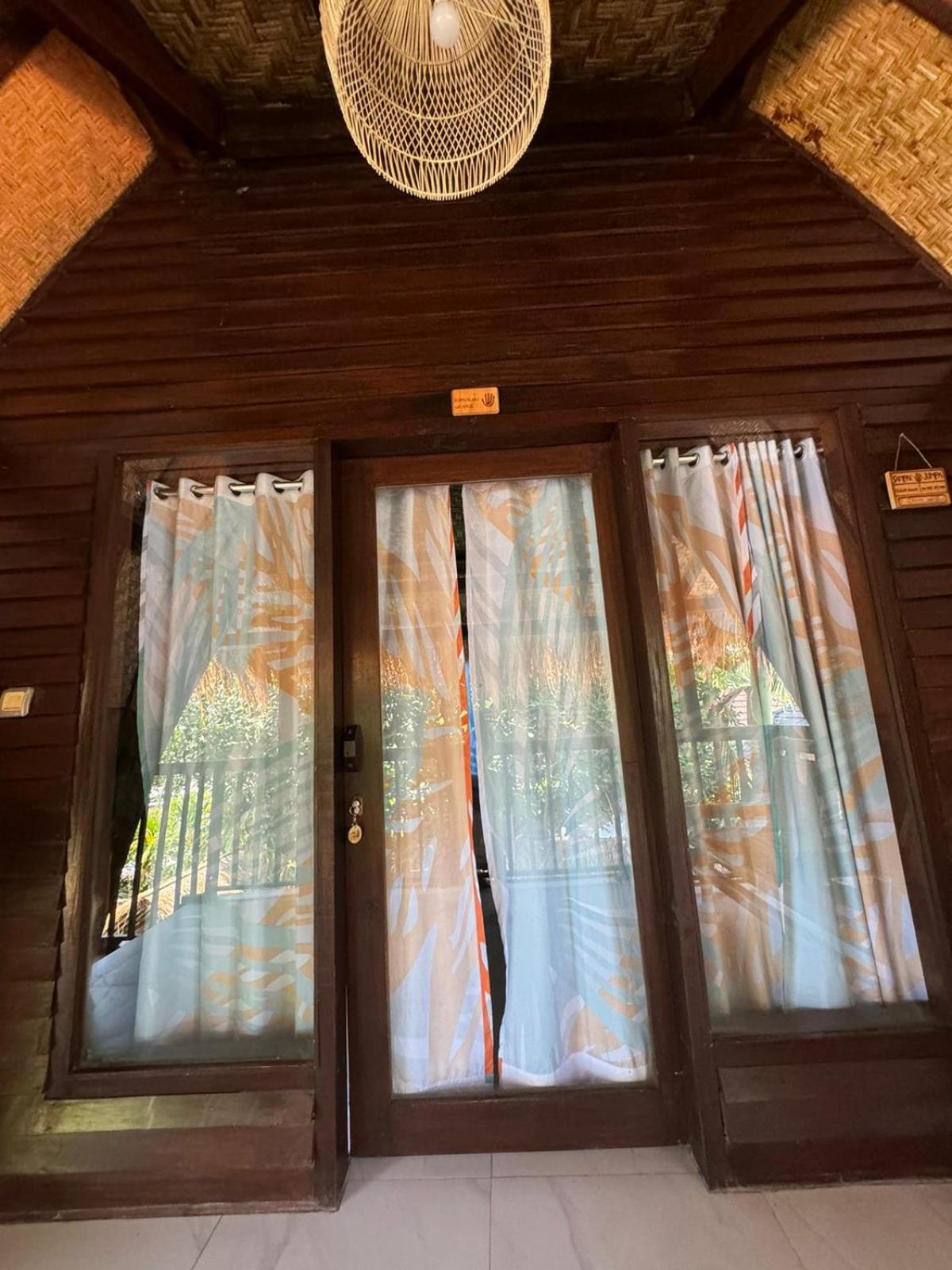 Deluxe Bungalow photo 2