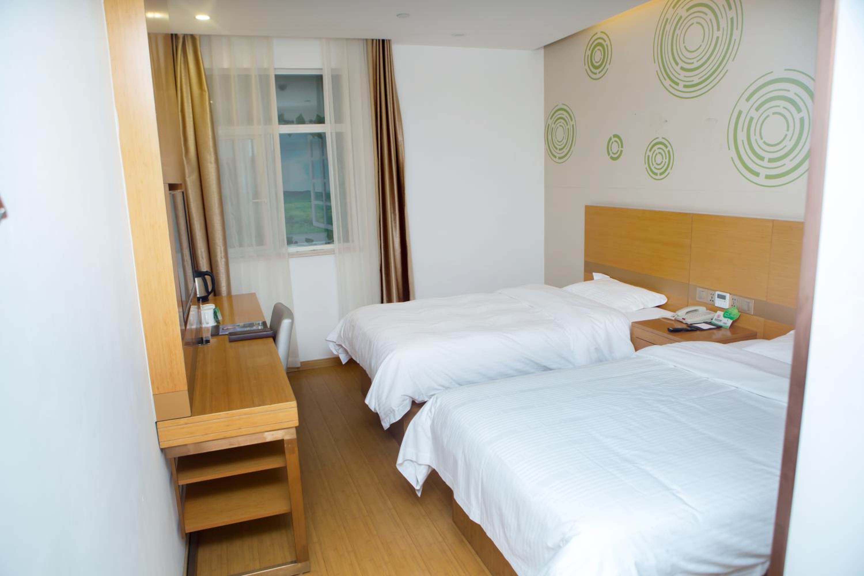 Small Twin Room photo 1