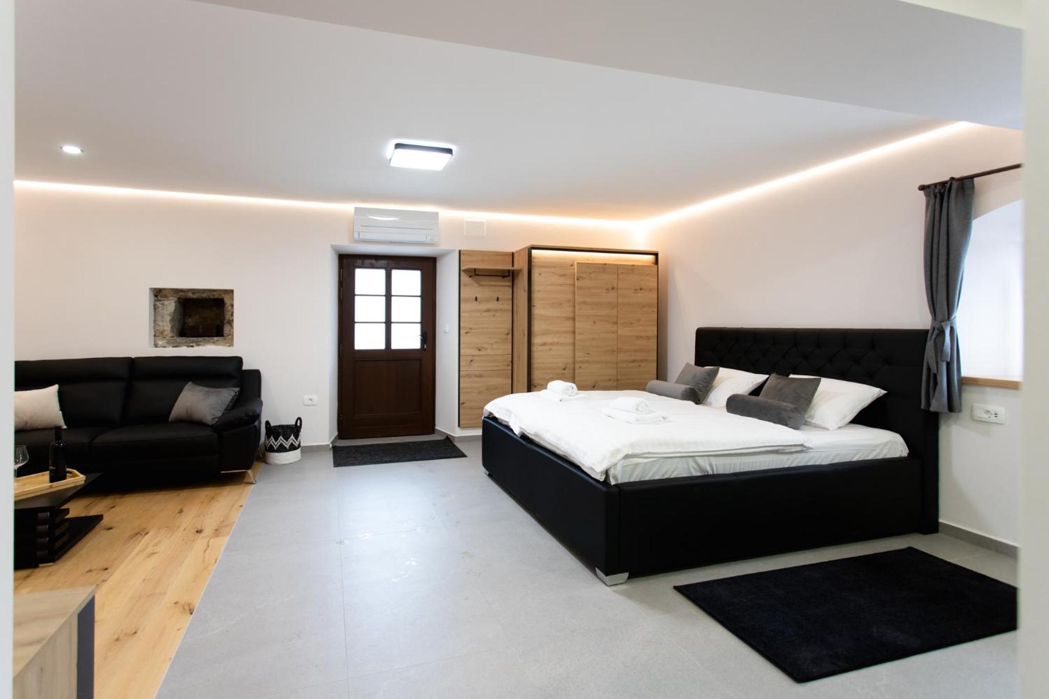 Suite - Photo 14