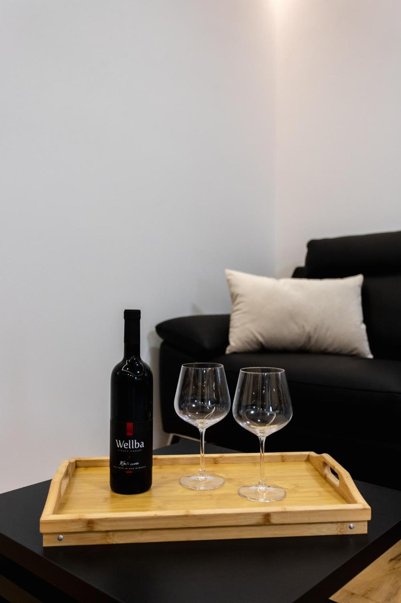 Suite - Photo 12