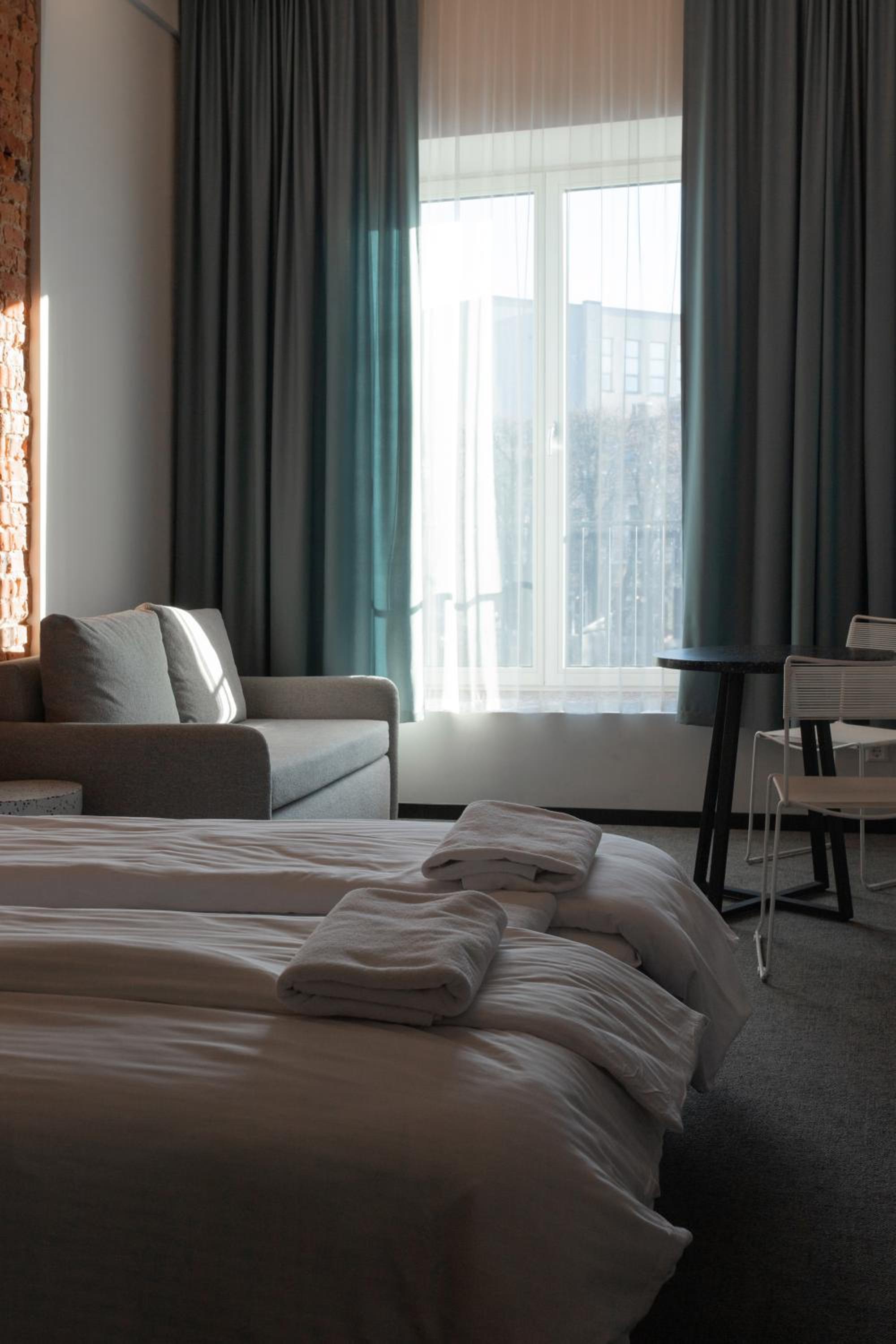 Apartment with City View - Photo 10