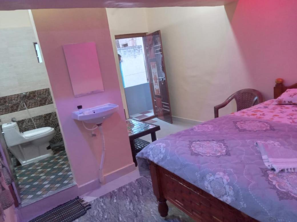 Deluxe Double Room (2 Adults + 1 Child) photo 3