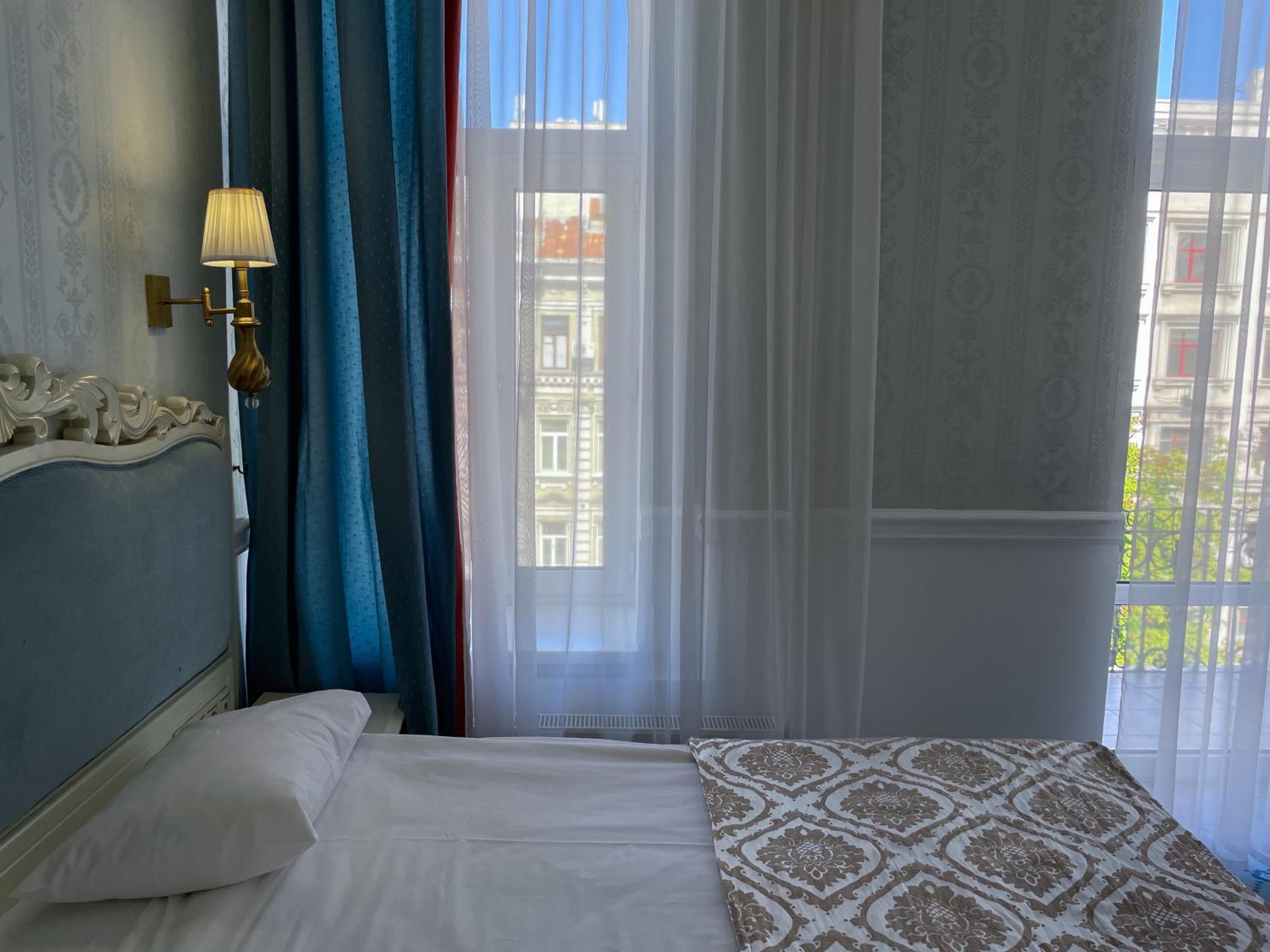 Double Room with Balcony photo 2