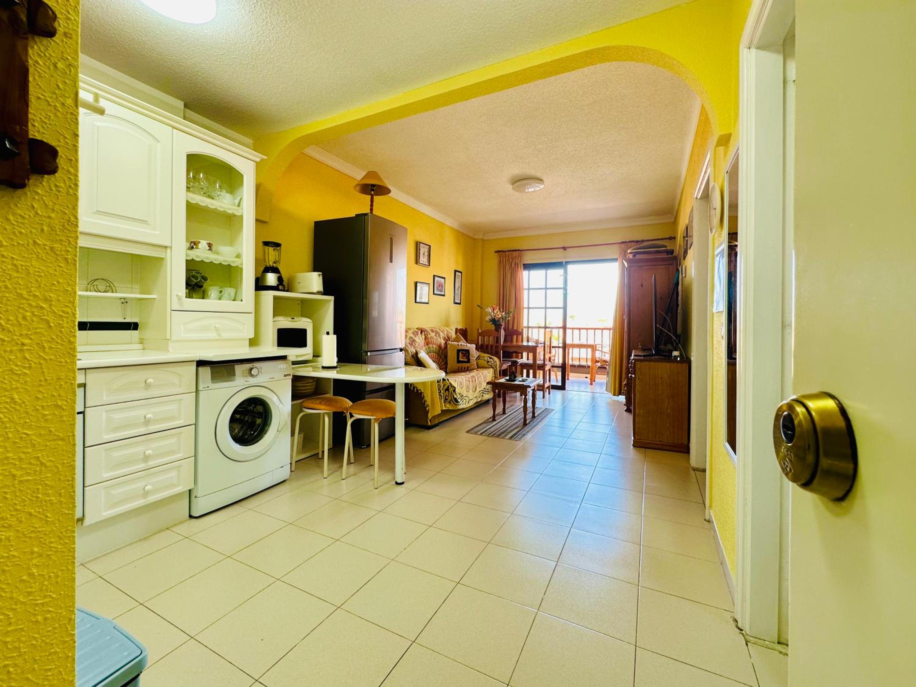 One-Bedroom Apartment photo 2