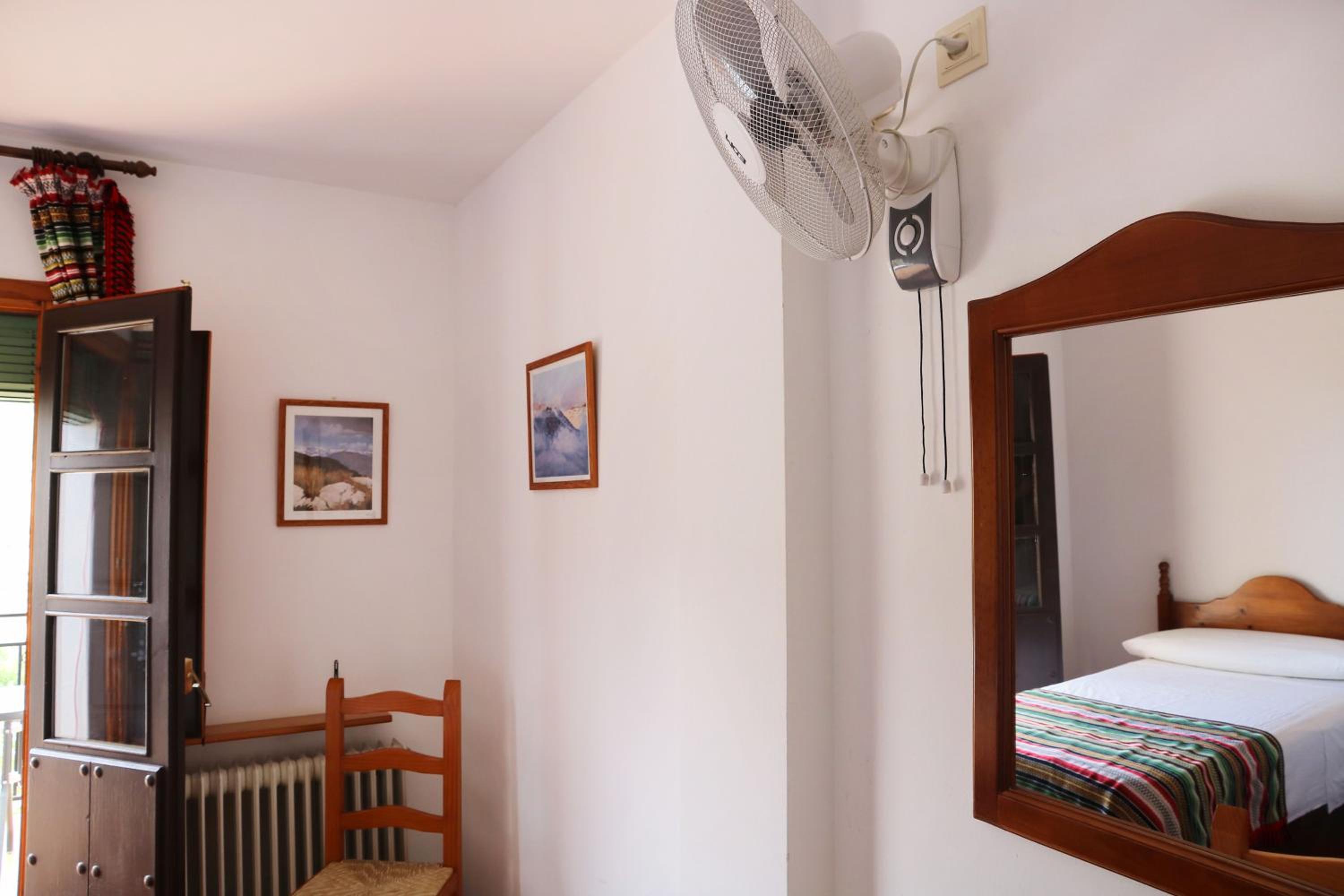 Twin Room with Mountain View - Photo 1
