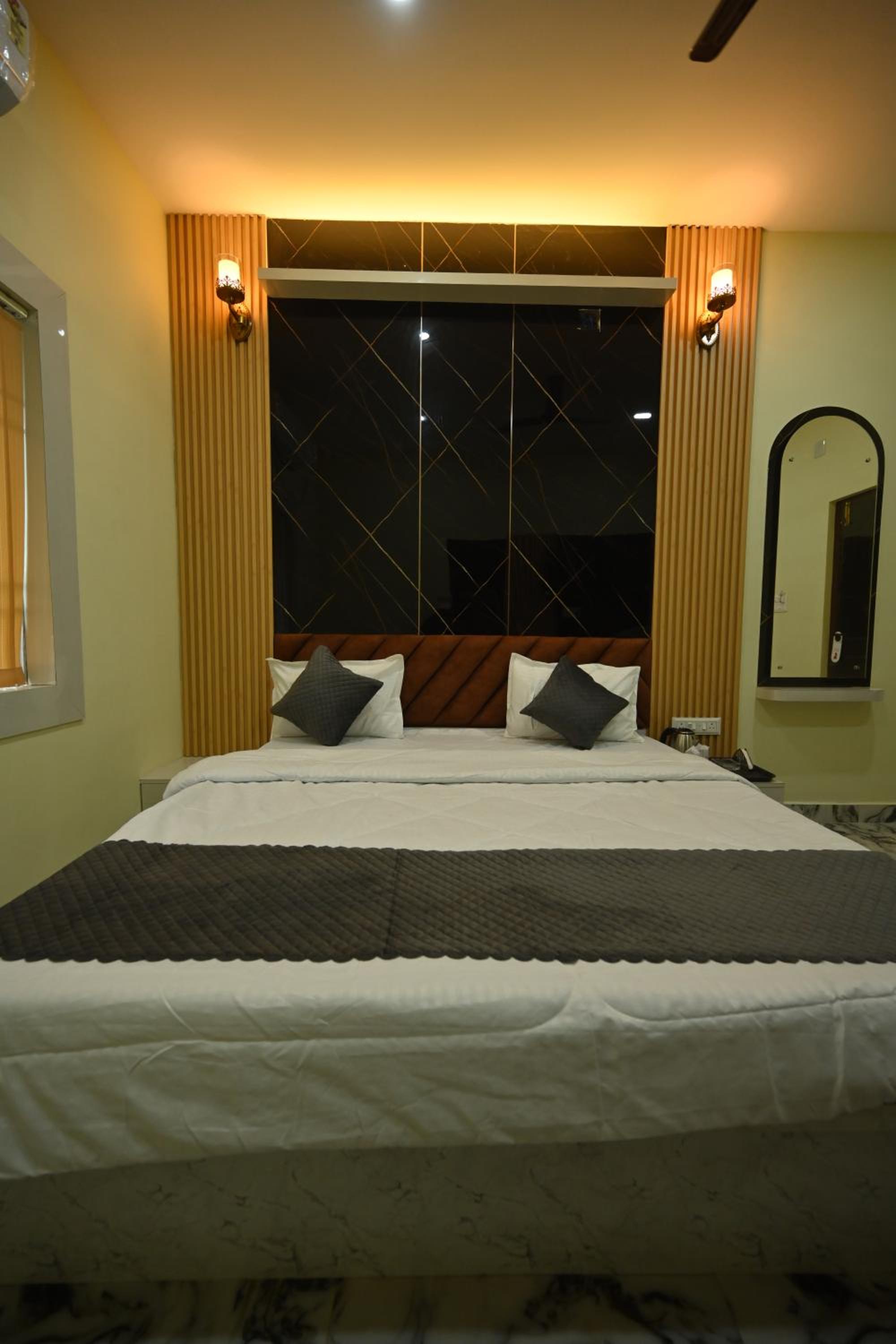 Deluxe Room - Photo 4