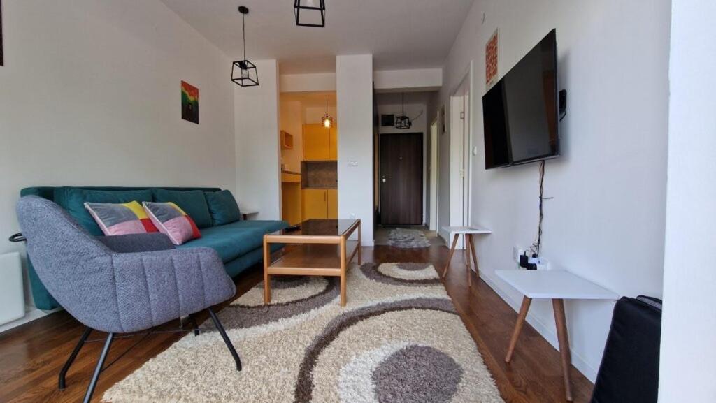 One-Bedroom Apartment photo 1