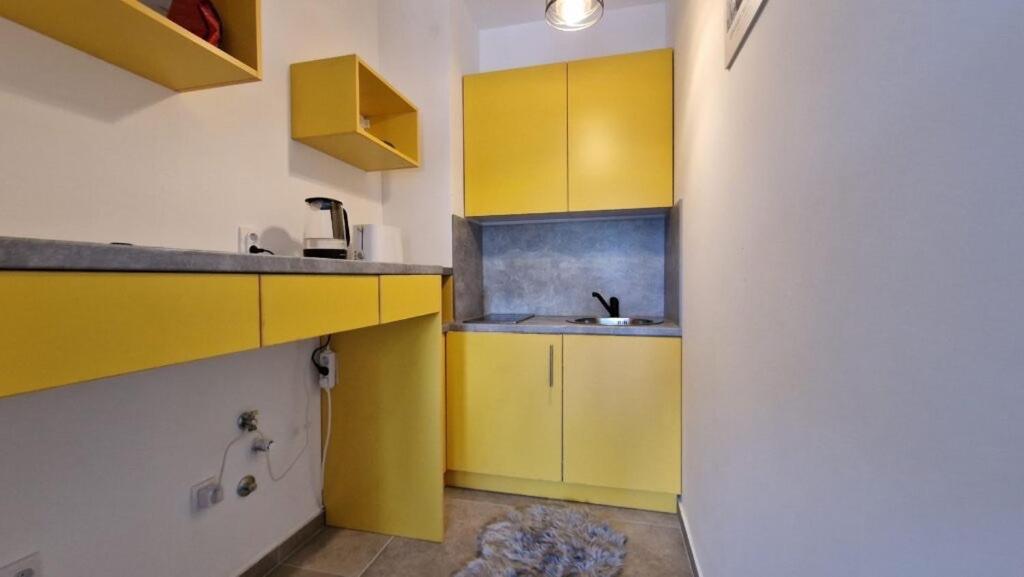 One-Bedroom Apartment photo 2