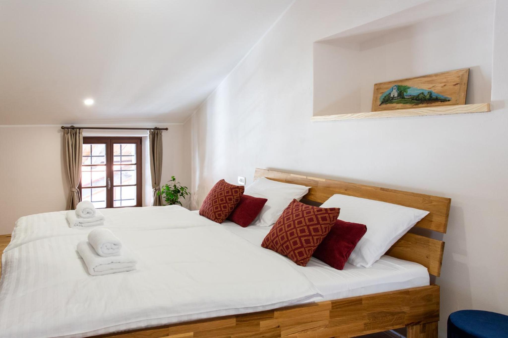 Double Room - Photo 6