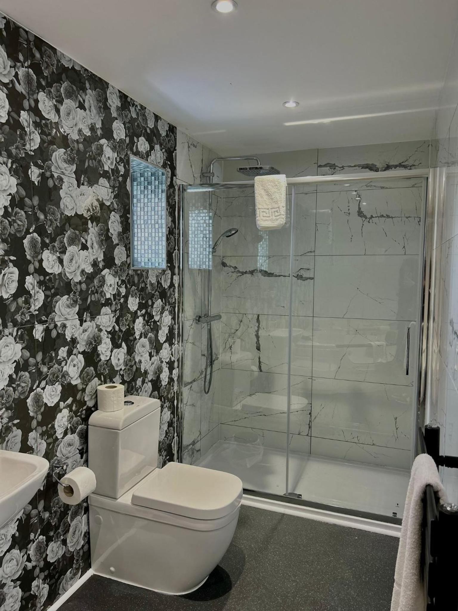 Luxury Double Room With Jacuzzi Bath - Photo 5