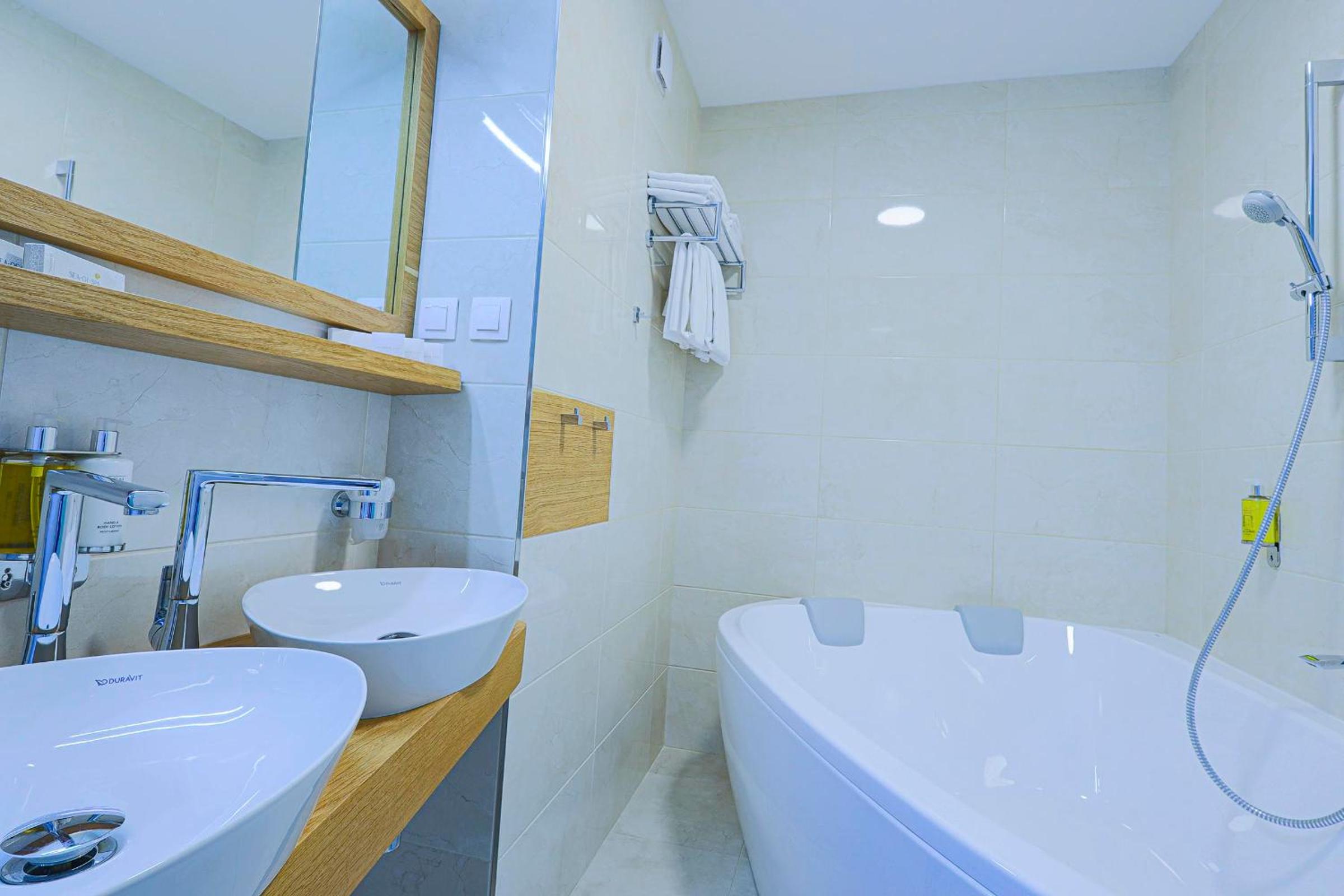 Suite Apartment - Photo 5