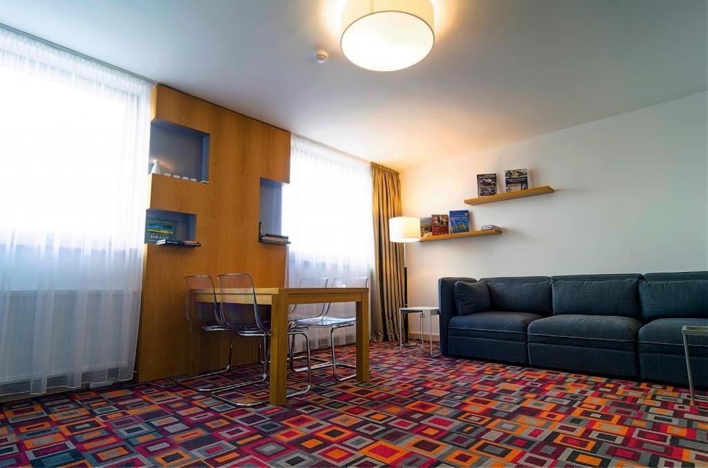 Suite Apartment - Photo 4