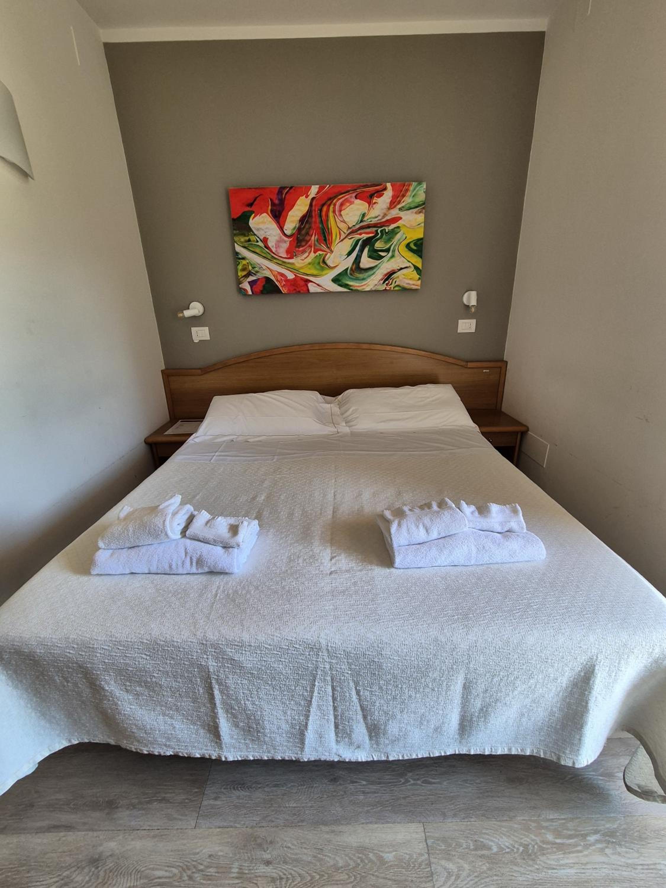 Double Room with Patio and View  - Photo 22