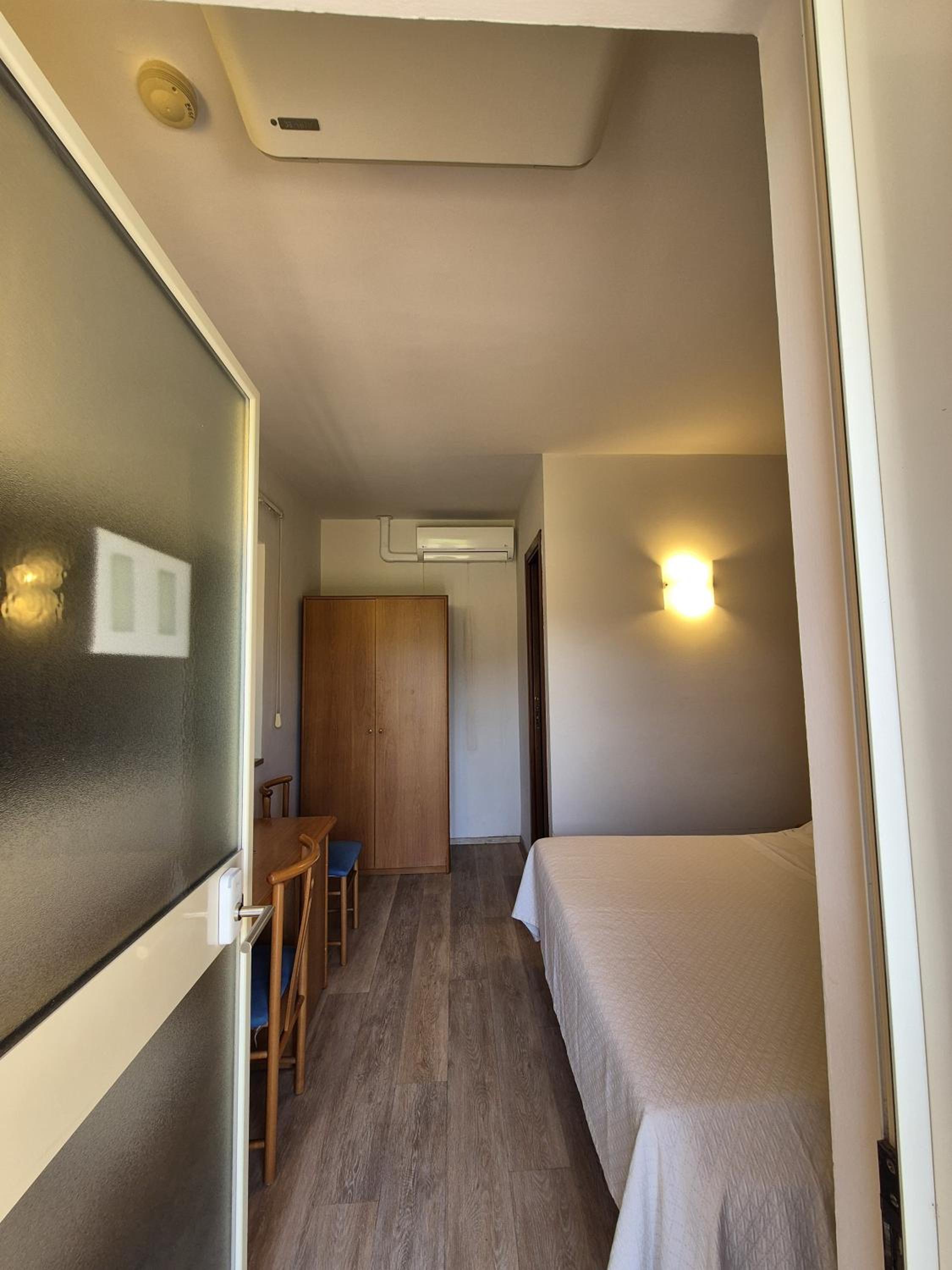 Double Room with Patio and View  - Photo 18