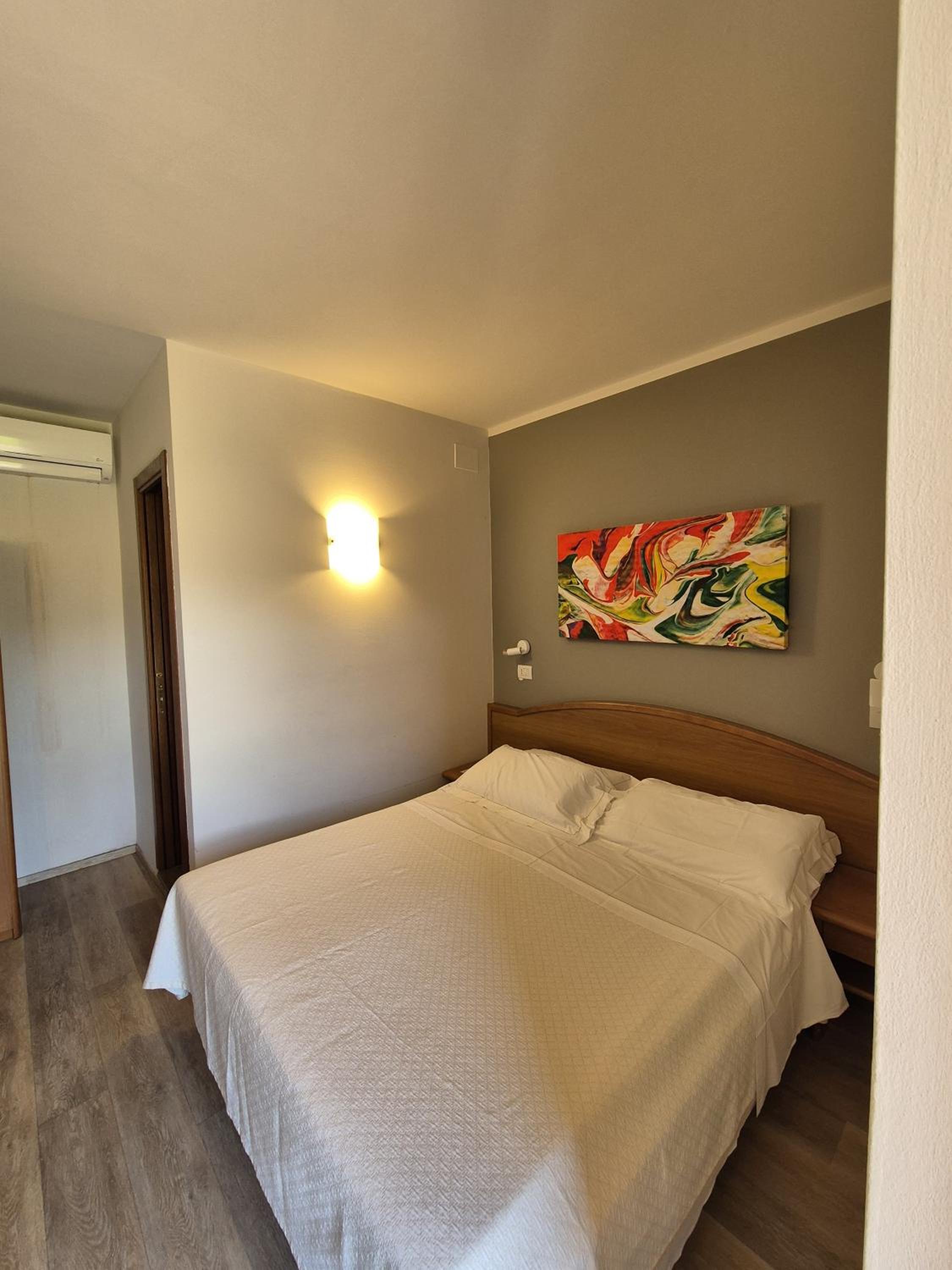 Double Room with Patio and View  - Photo 1