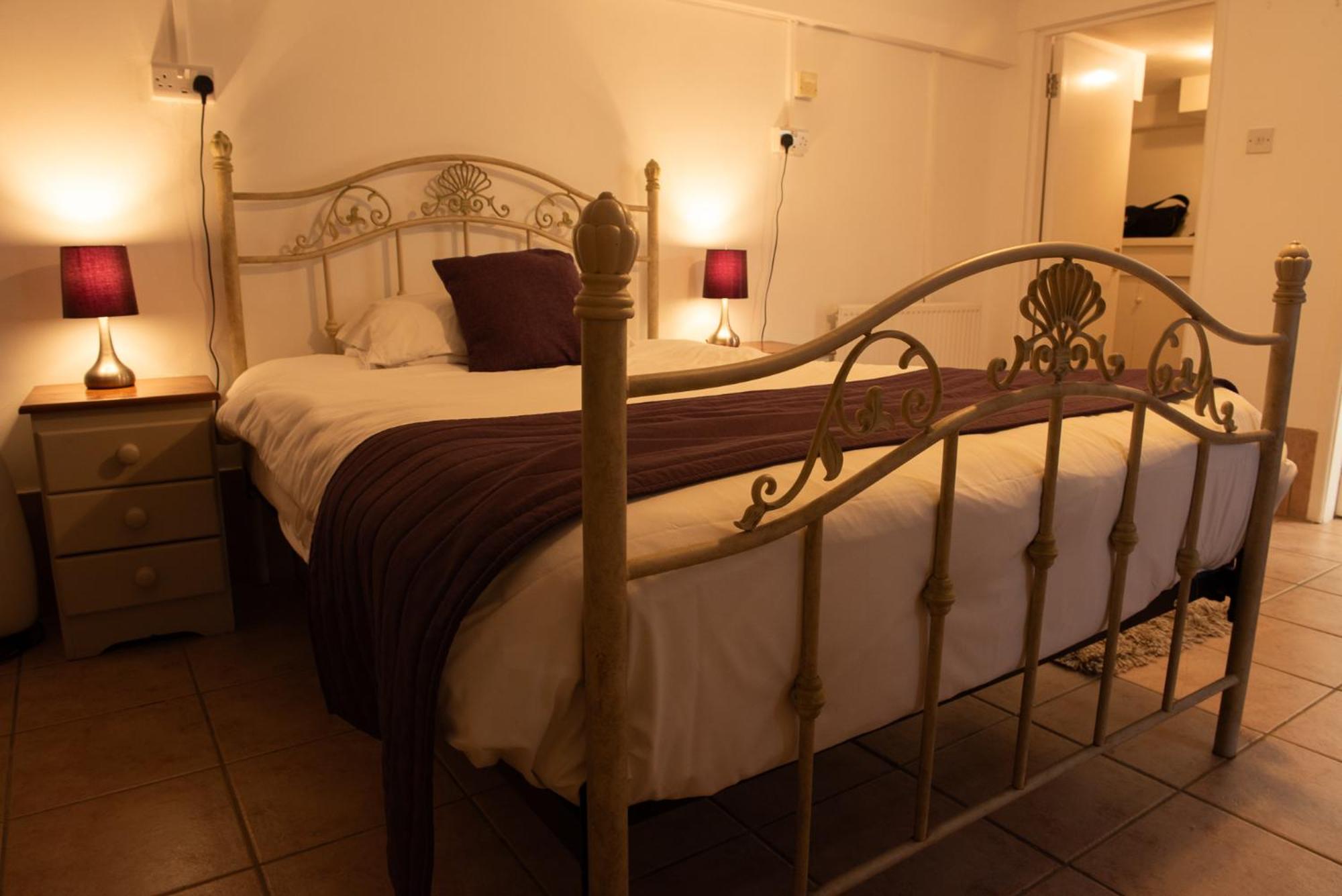 Basement Double or Twin Room  photo 1