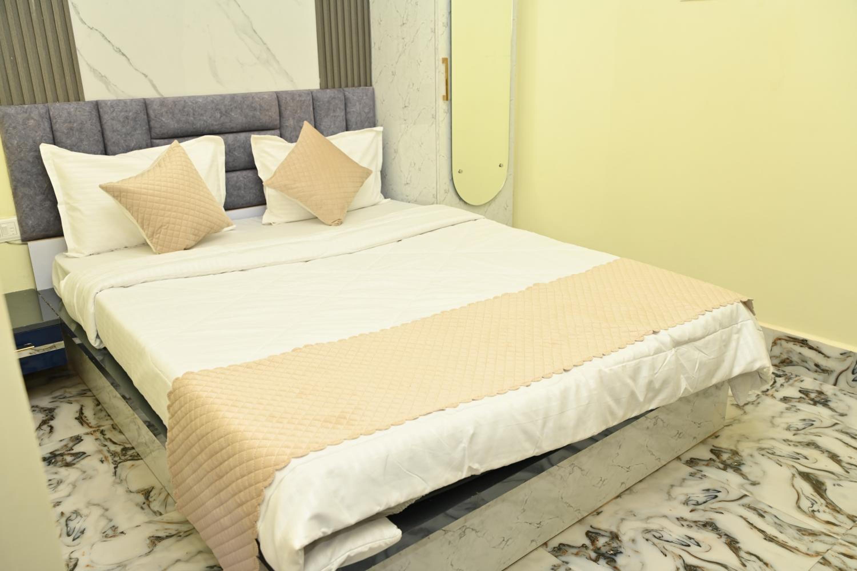 Economy Double Room - Photo 3