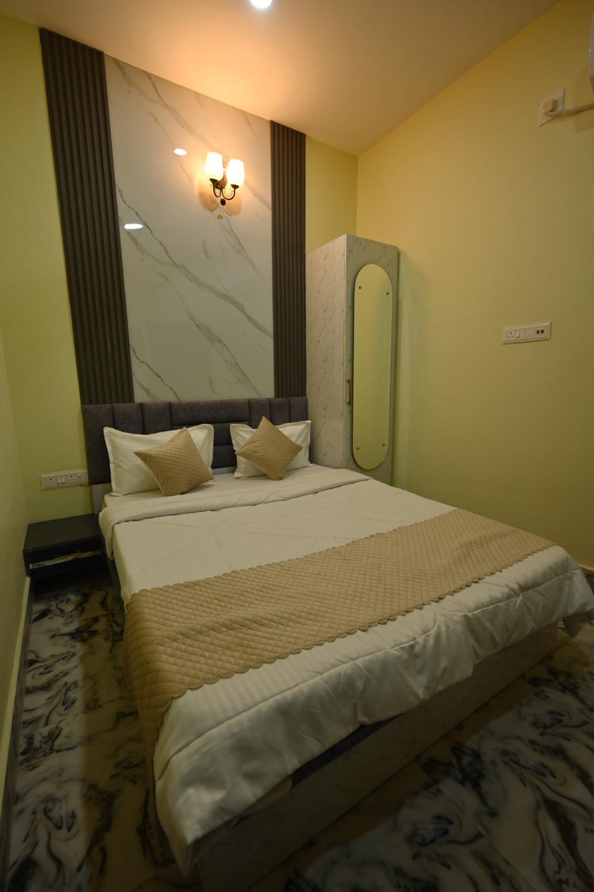 Economy Double Room - Photo 5