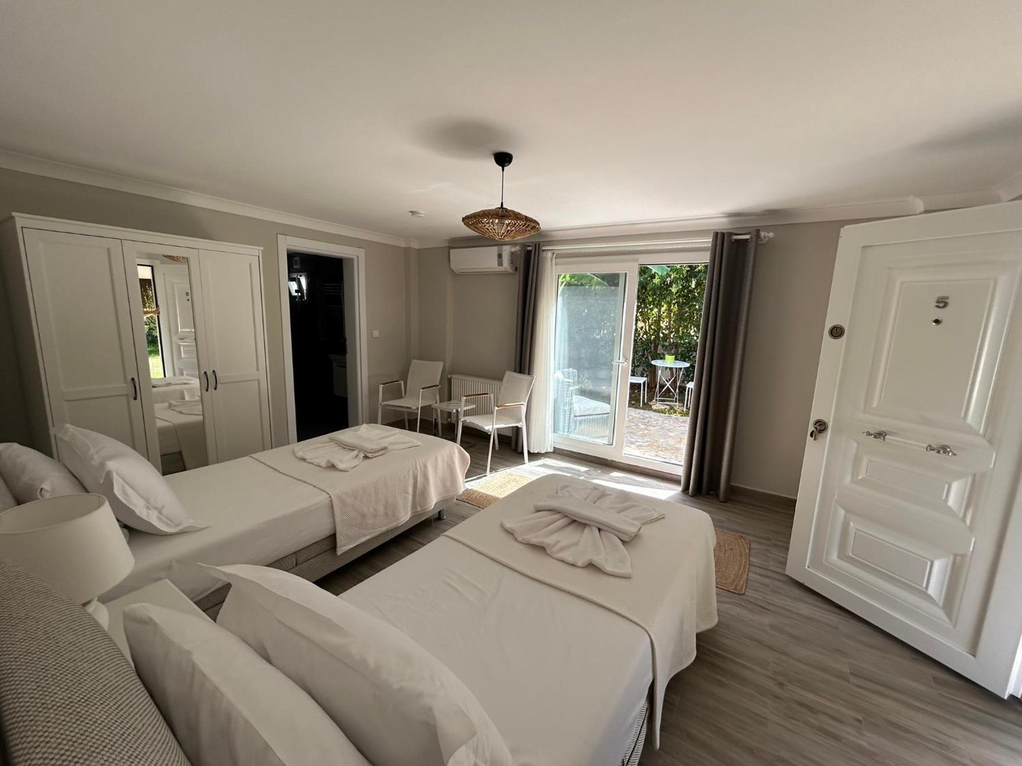 Deluxe Twin Room photo 1
